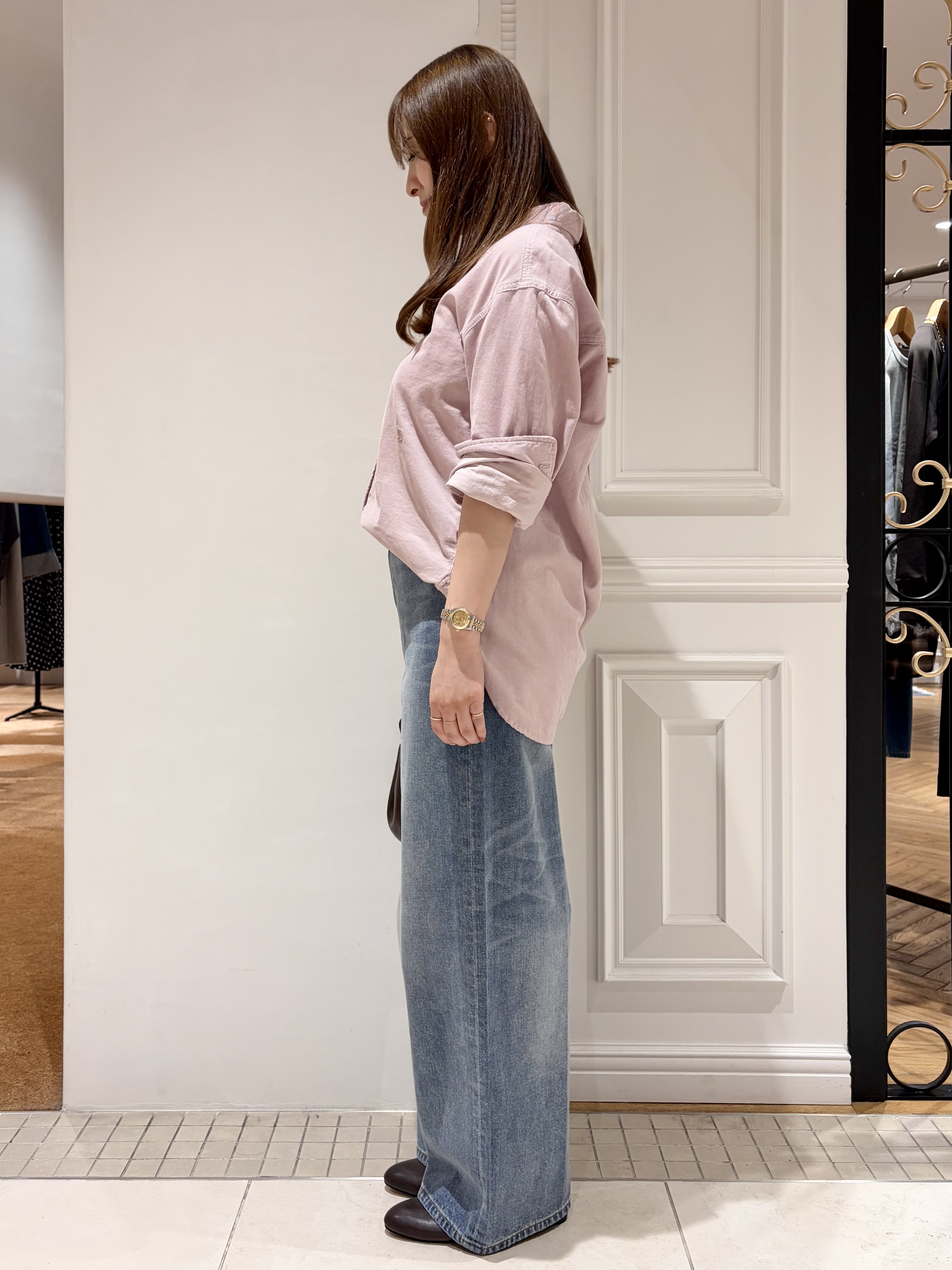 minowaさんの「DRESSTERIOR｜【軽やかな着心地】コーデュロイ オーバーサイズシャツ」を使ったコーディネート
