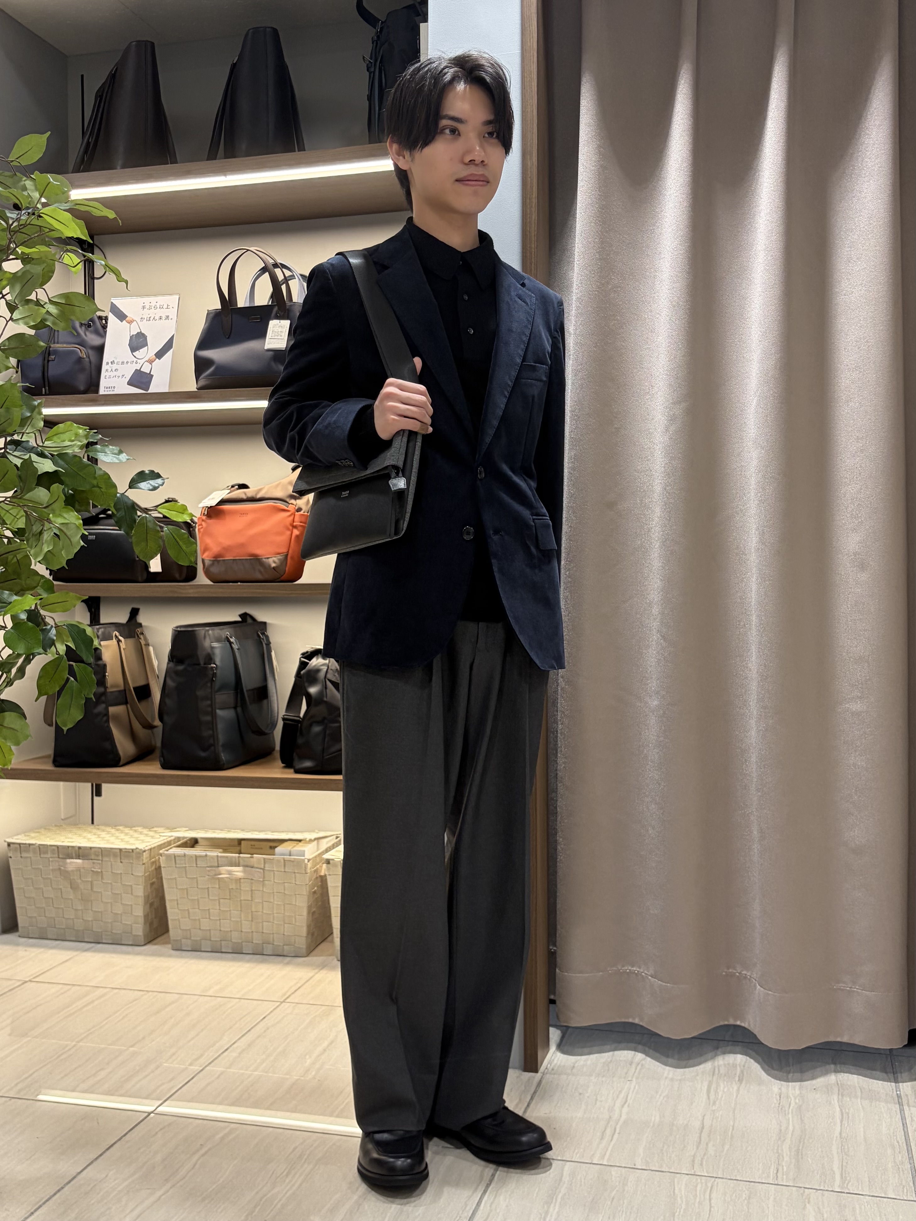 hiroさんの「TAKEO KIKUCHI｜【Sサイズ～】ストレッチコーデュロイ ジャケット」を使ったコーディネート