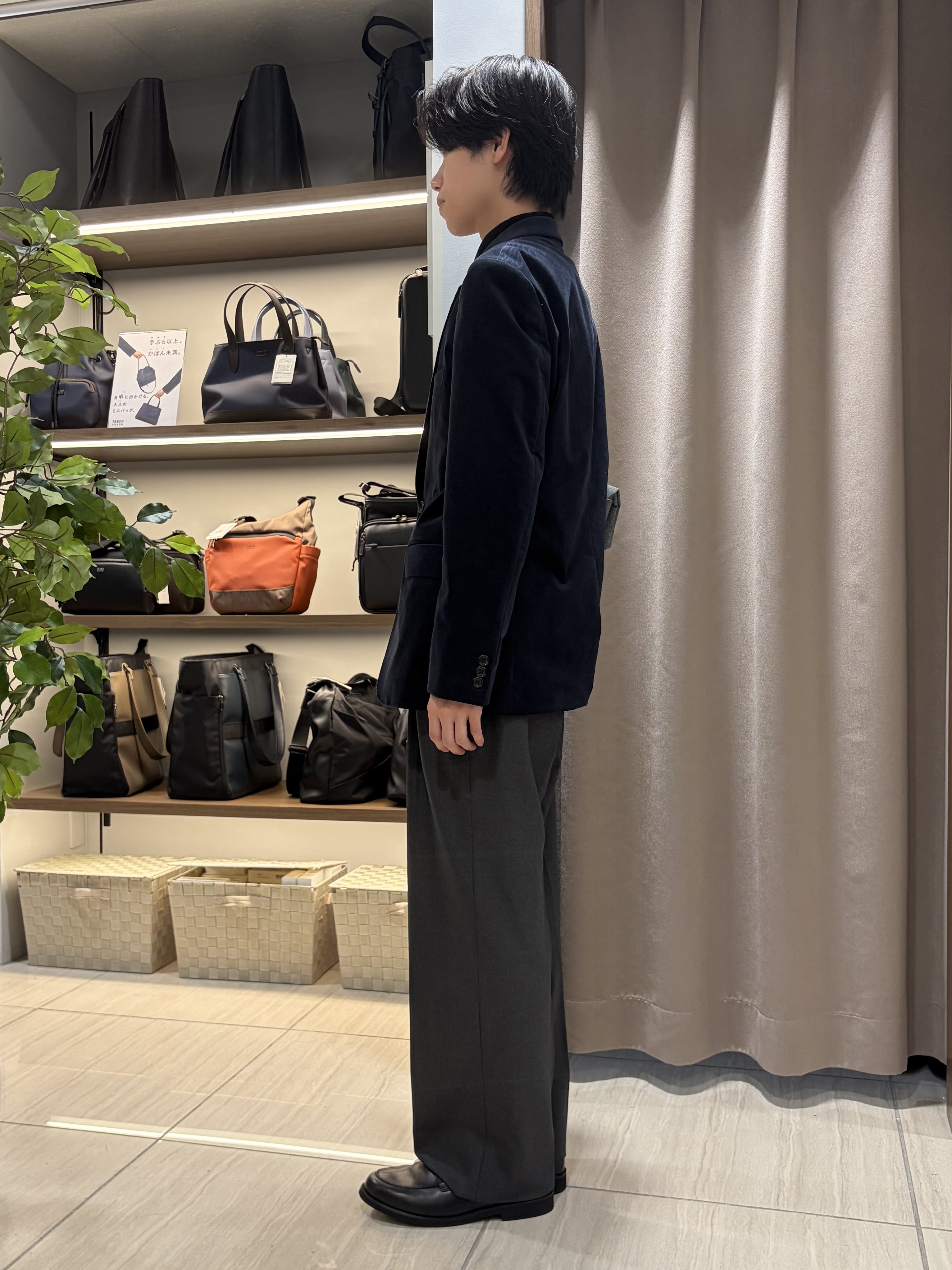 hiroさんの「TAKEO KIKUCHI｜【Sサイズ～】ストレッチコーデュロイ ジャケット」を使ったコーディネート