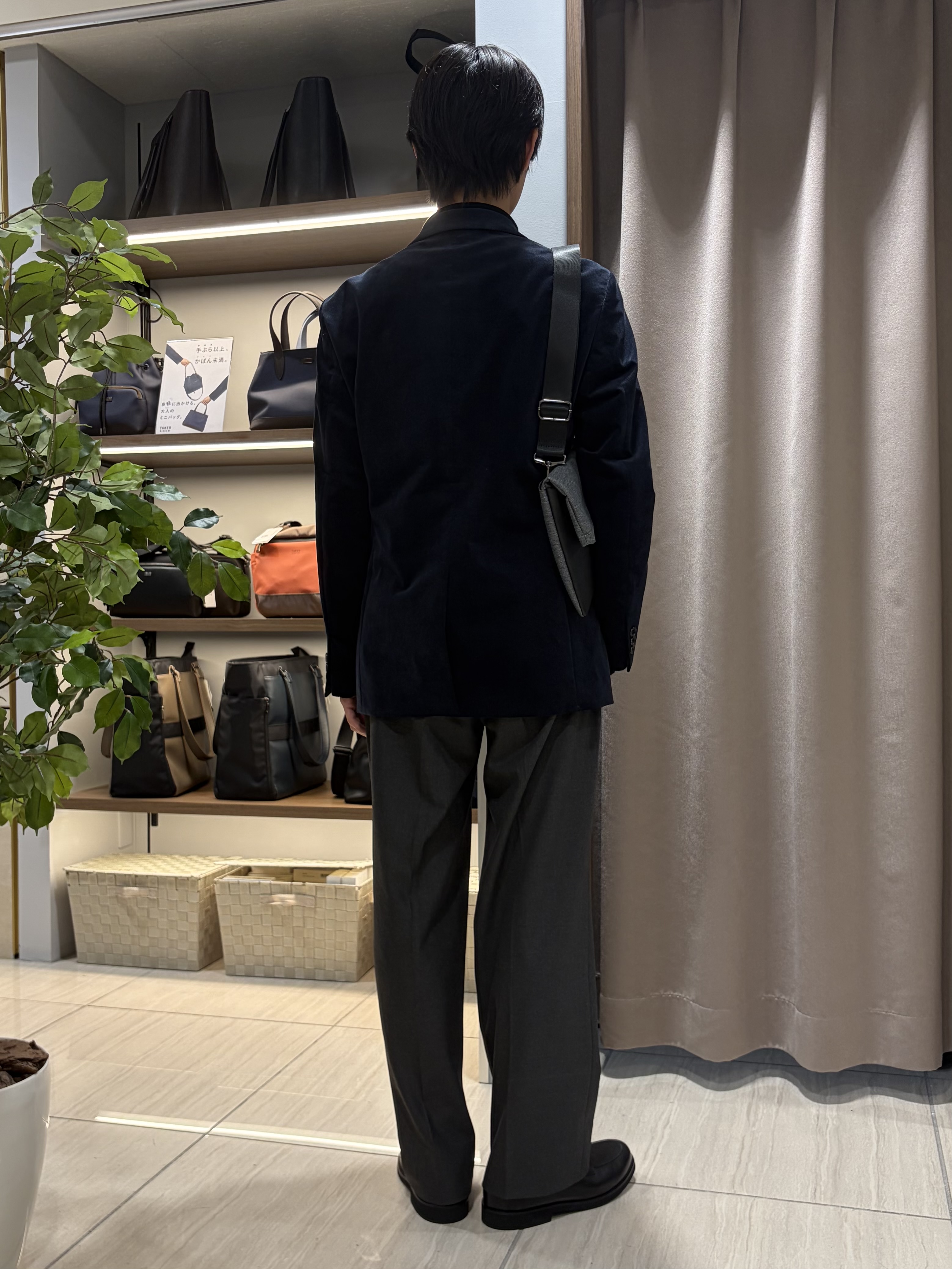 hiroさんの「TAKEO KIKUCHI｜【Sサイズ～】ストレッチコーデュロイ ジャケット」を使ったコーディネート