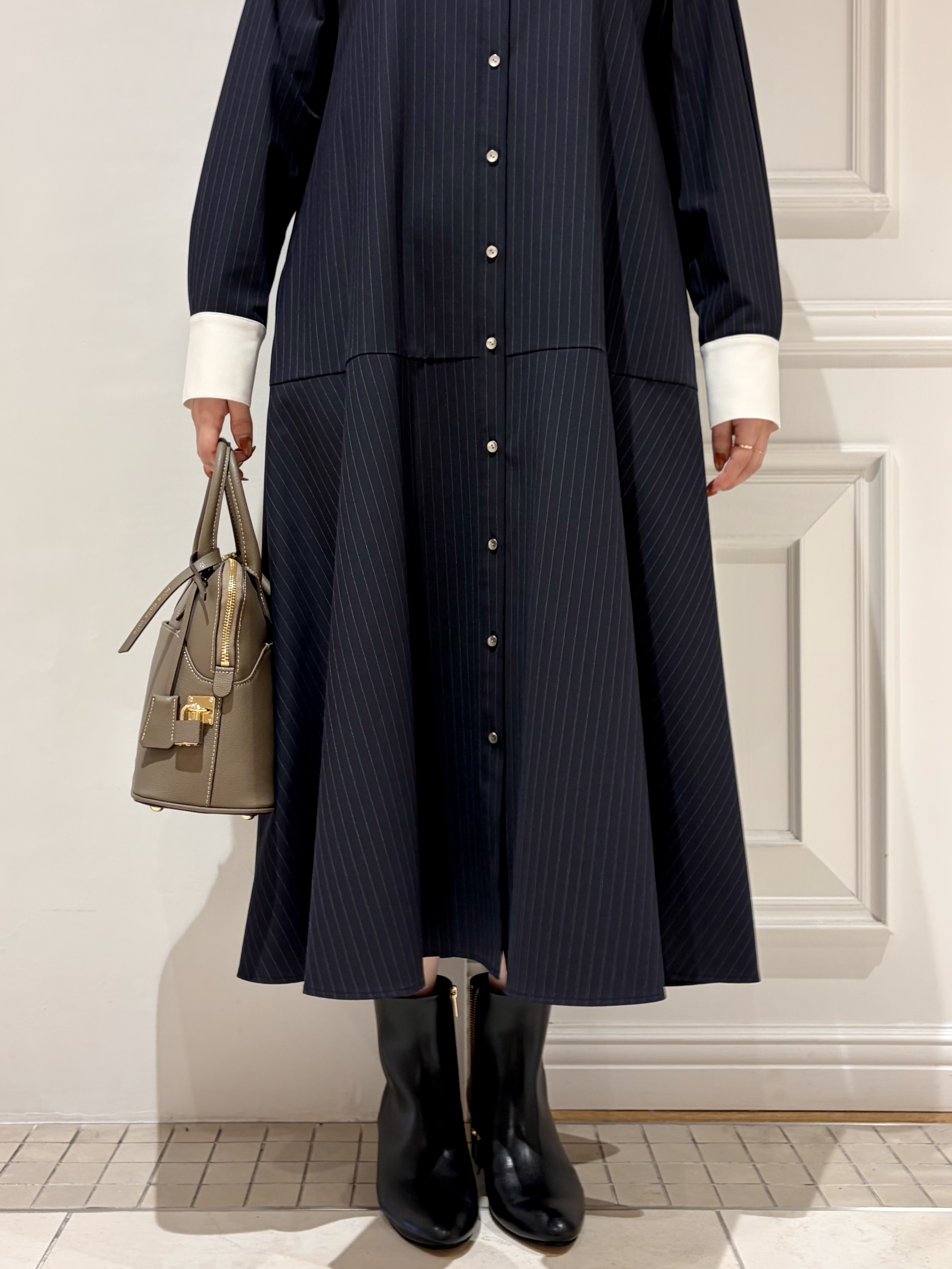 minowaさんの「DRESSTERIOR｜ウォッシャブルストライプシャツワンピース」を使ったコーディネート