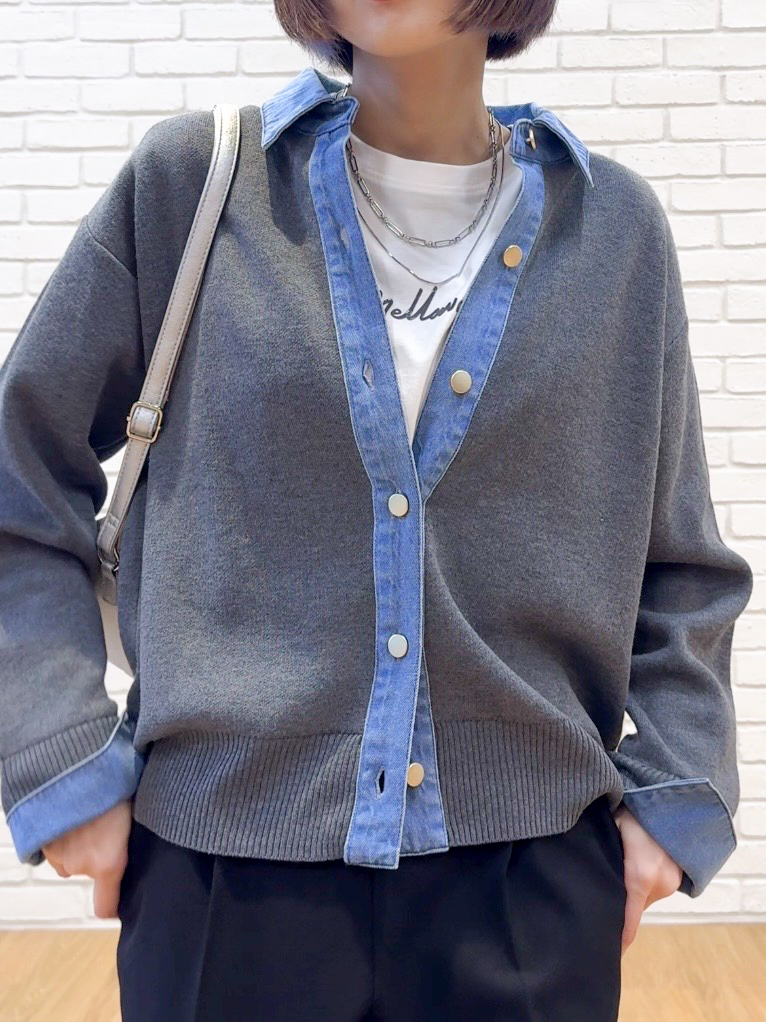 𝐜𝐡𝐢𝐤𝐚さんの「SHOO･LA･RUE｜【S-LL/洗濯機可】デニム／チェック切替でこなれ見え 金ボタンニットカーディガン」を使ったコーディネート