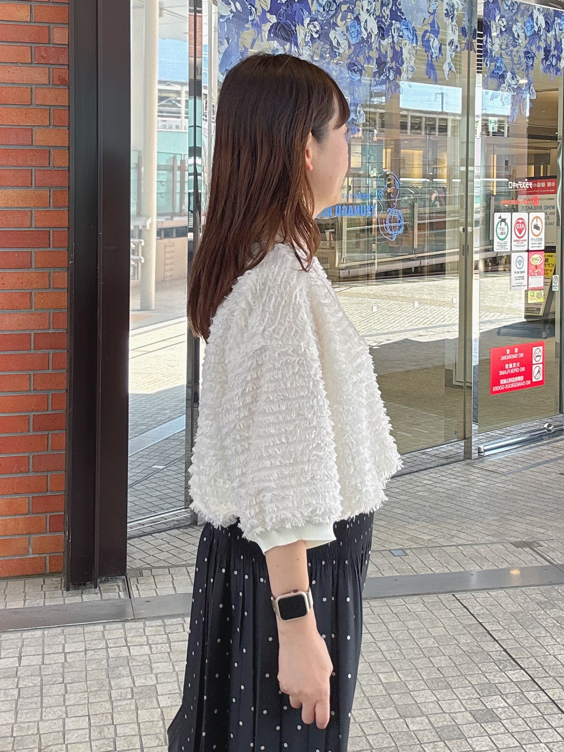 makiさんの「UNTITLED｜【秋映え/体型カバー】フェザージャガードプルオーバー」を使ったコーディネート