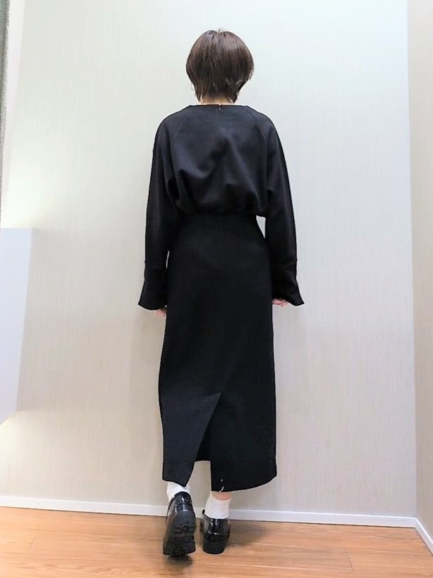 ミズタさんの「UNTITLED｜【セットアップ可/スウェットライク】袖口シャツドッキングプルオーバー」を使ったコーディネート