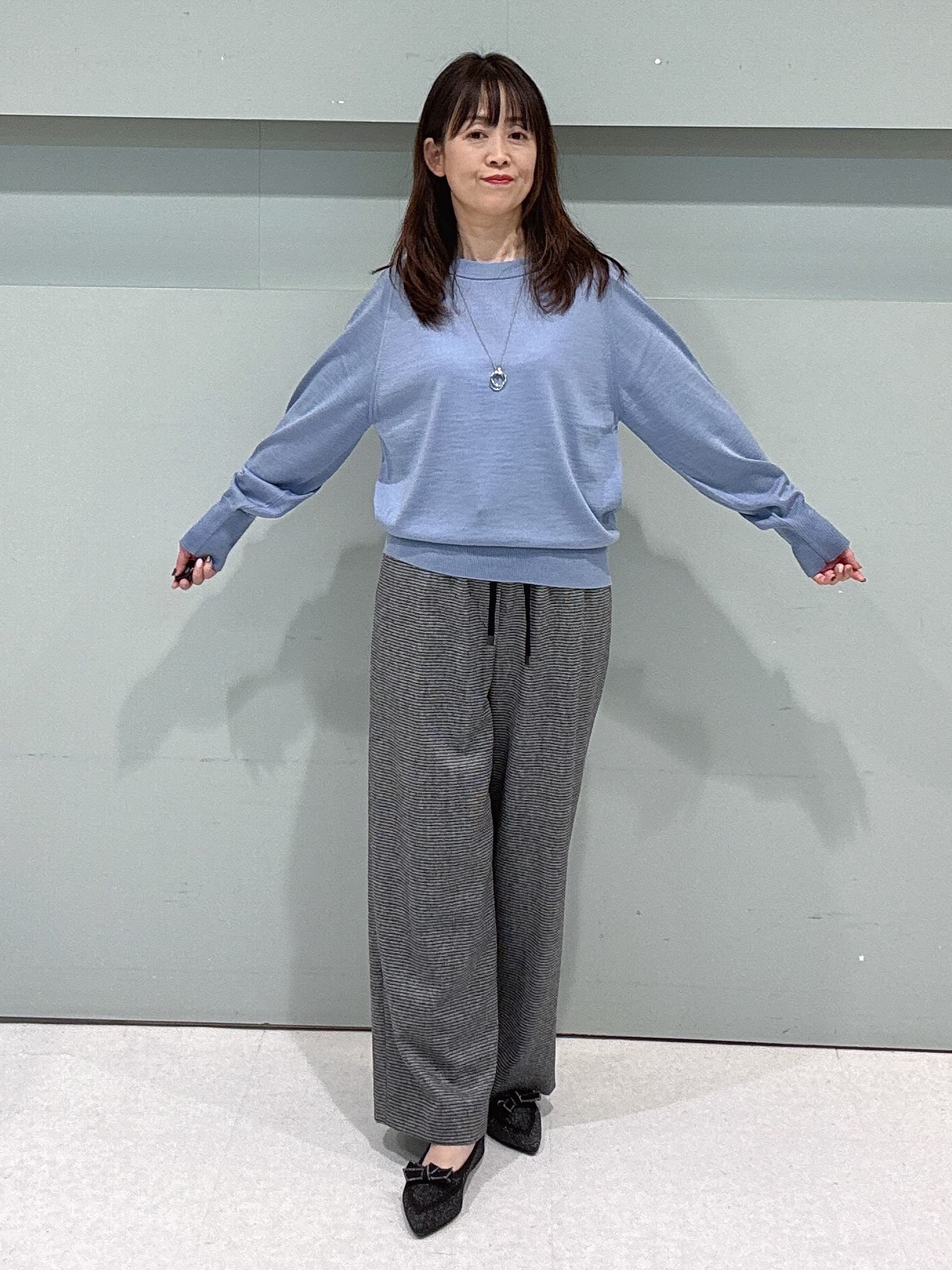 makiさんの「UNTITLED｜【アンサンブル可能/オンオフ使える】シルクウールカシミヤプルオーバー」を使ったコーディネート