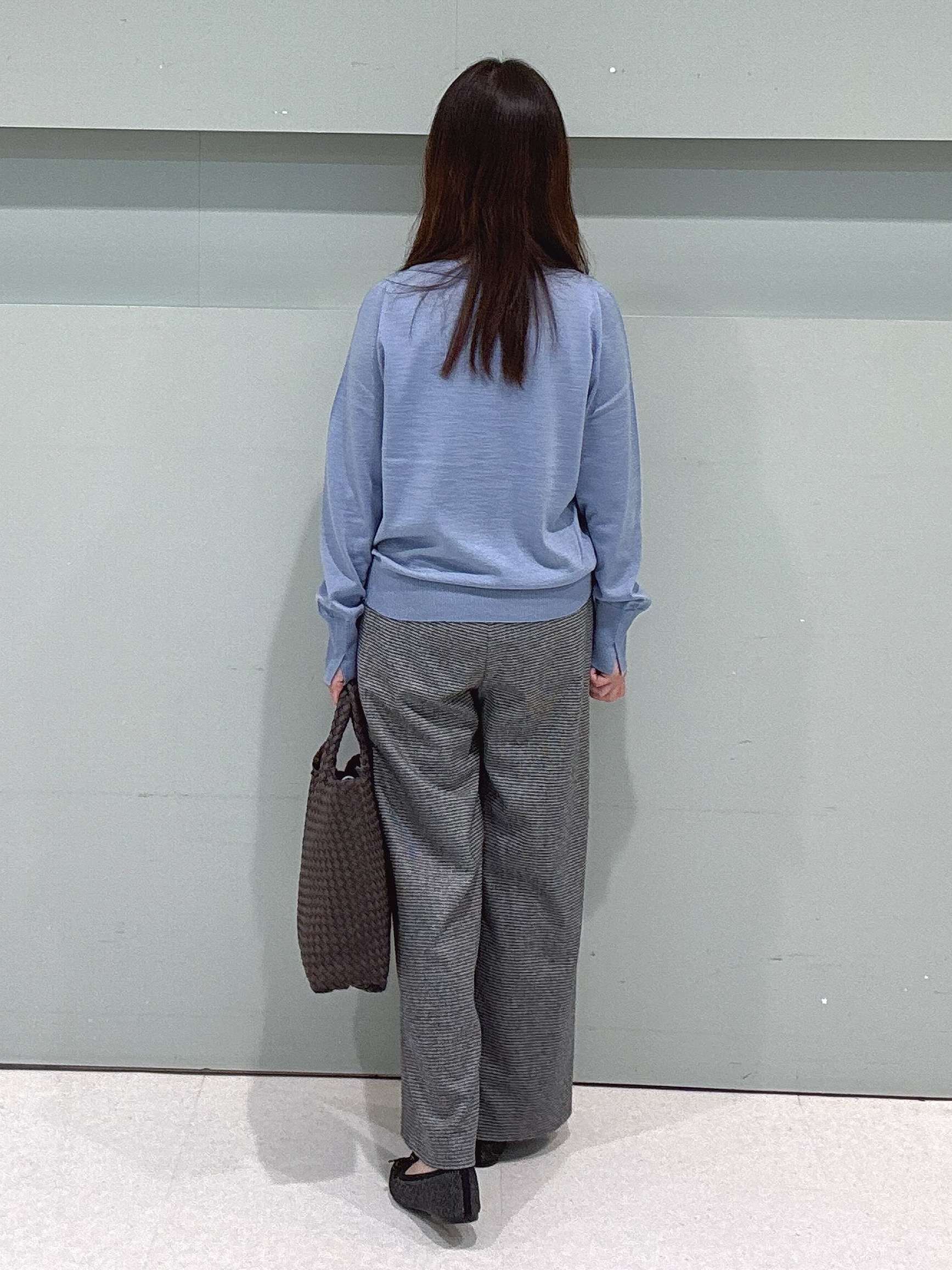 makiさんの「UNTITLED｜【アンサンブル可能/オンオフ使える】シルクウールカシミヤプルオーバー」を使ったコーディネート