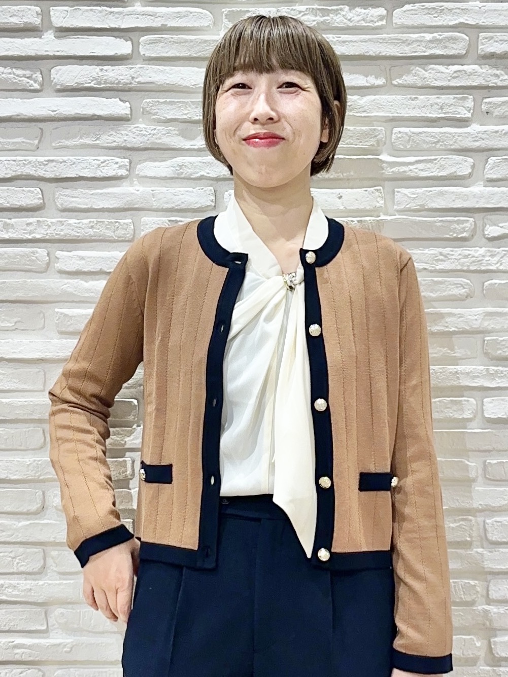 Hana...eさんの「index｜バイカラークルーネックカーディガン【洗濯機OK】」を使ったコーディネート