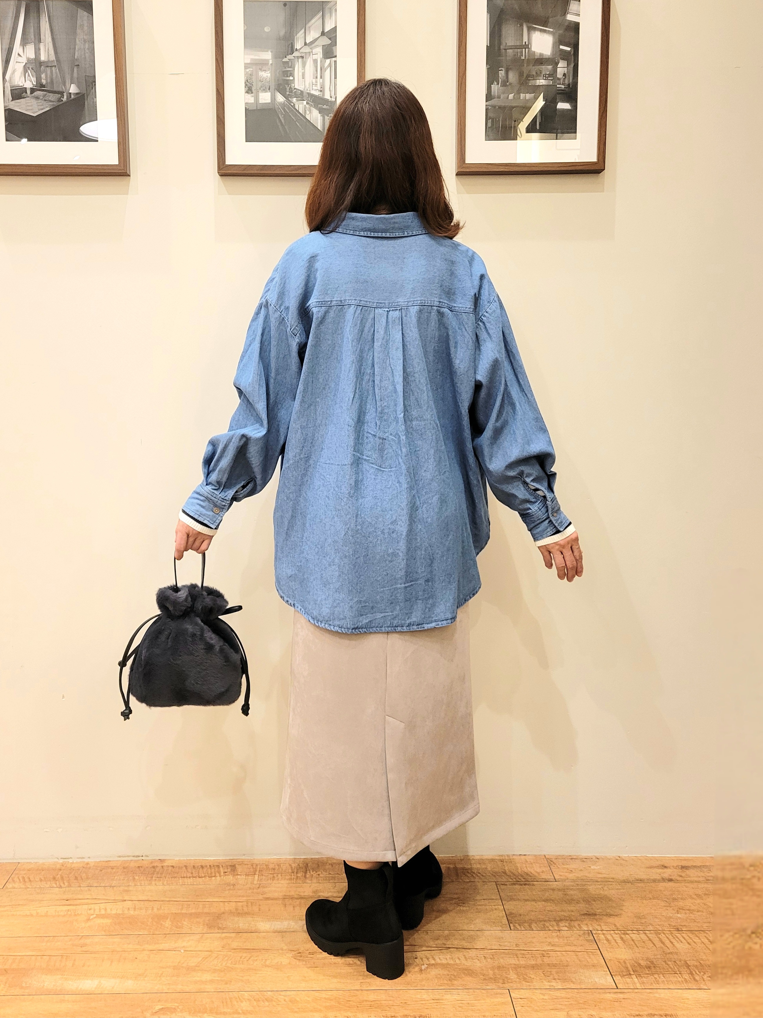 ユウさんの「SHOO･LA･RUE｜【S-LL/洗濯機可/体型カバー】ライトオンスデニム ダブルポケット オーバーサイズシャツ」を使ったコーディネート