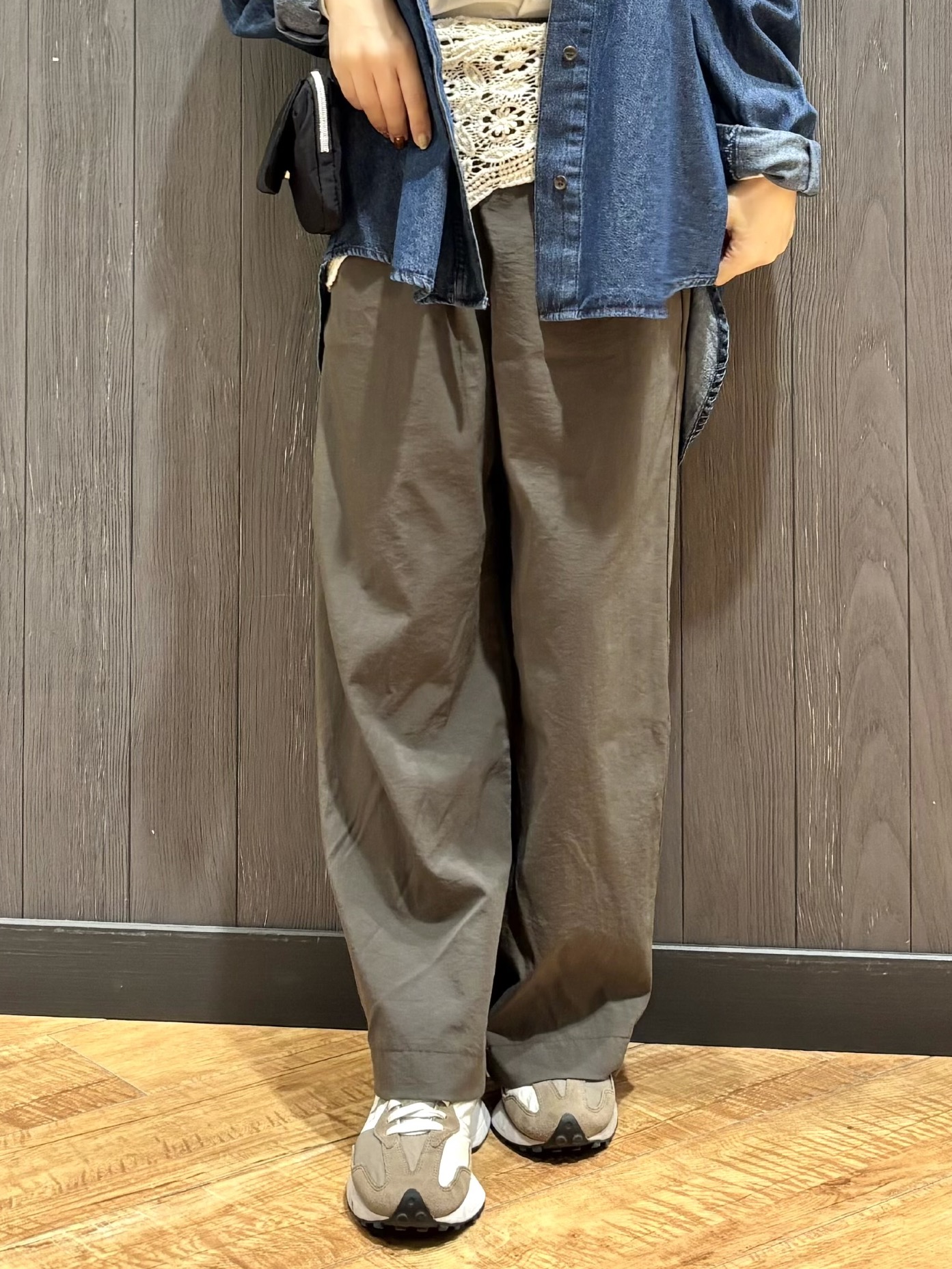 meiさんの「SHOO･LA･RUE｜【S-LL/洗濯機可/体型カバー】ライトオンスデニム ダブルポケット オーバーサイズシャツ」を使ったコーディネート