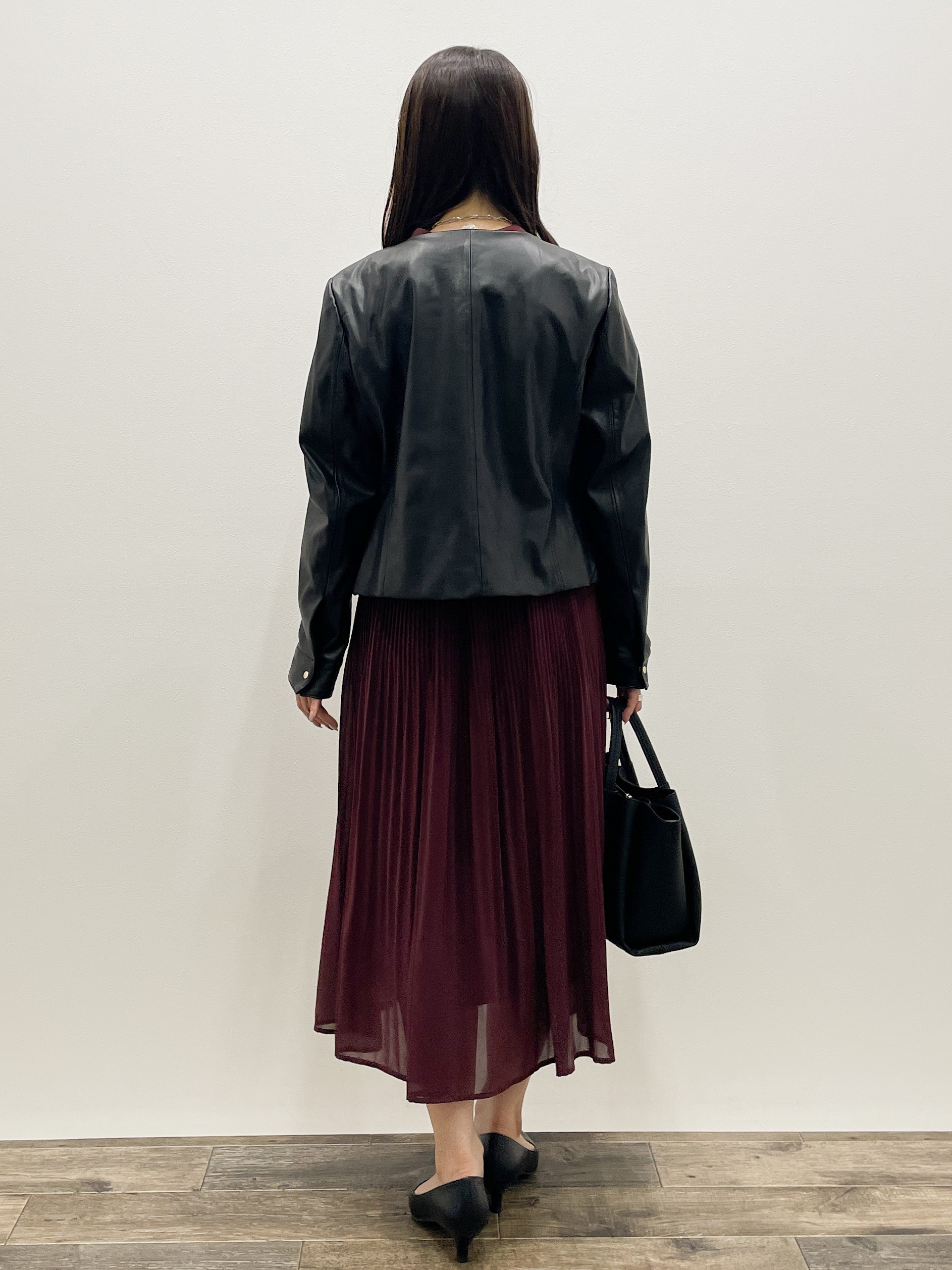 Asukaさんの「OPAQUE.CLIP｜【洗える】レザー調／スウェード風ノーカラーブルゾン」を使ったコーディネート