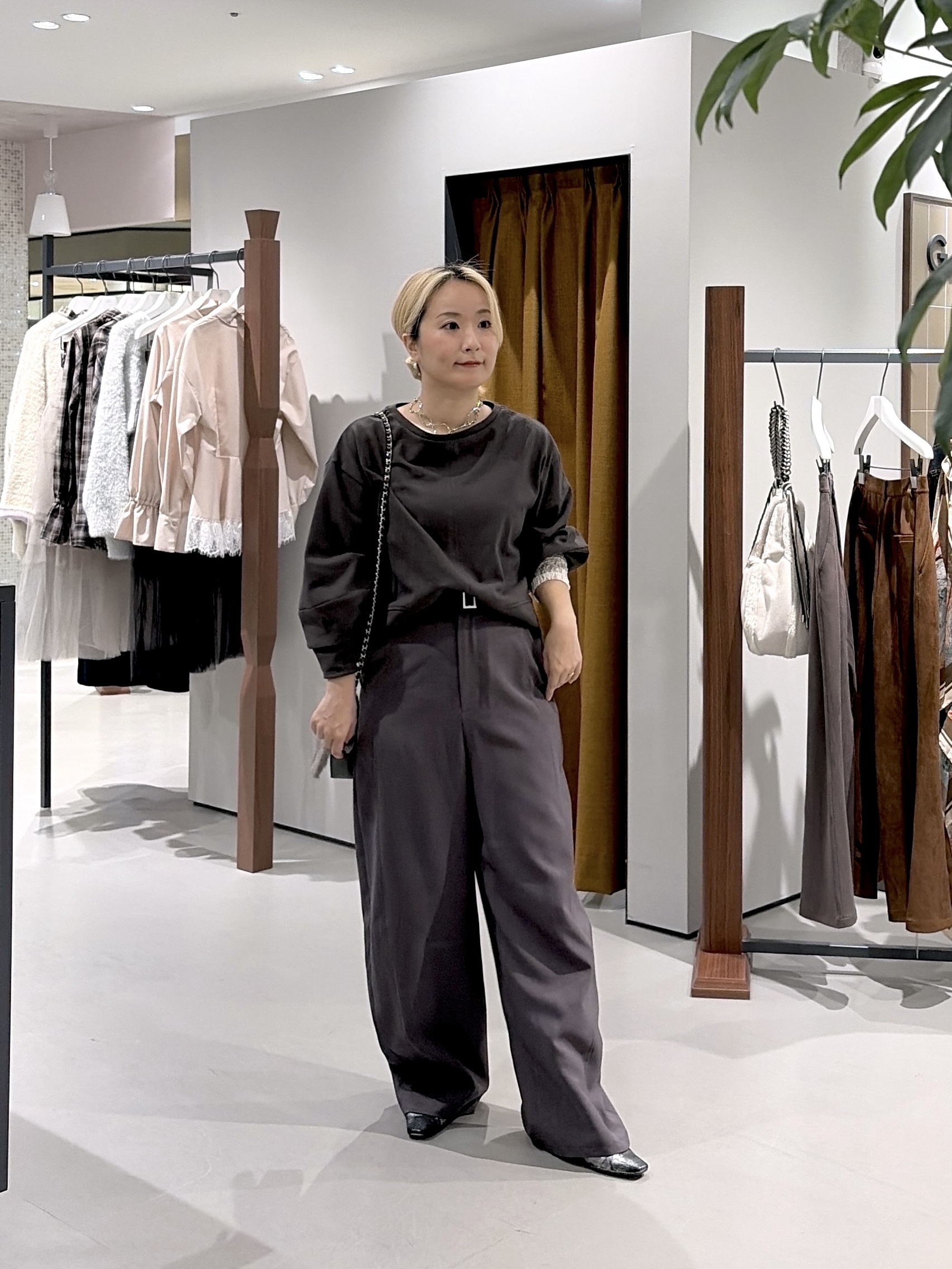よねさんの「INDIVI｜ロングスリーブフォルムカットソー【洗える】」を使ったコーディネート