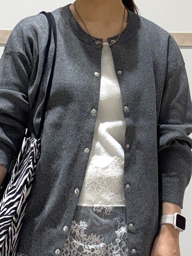 donpiさんの「SHOO･LA･RUE｜【セットアップ可/洗濯機可】軽やかに羽織れる スポンディッシュ ニットカーディガン」を使ったコーディネート