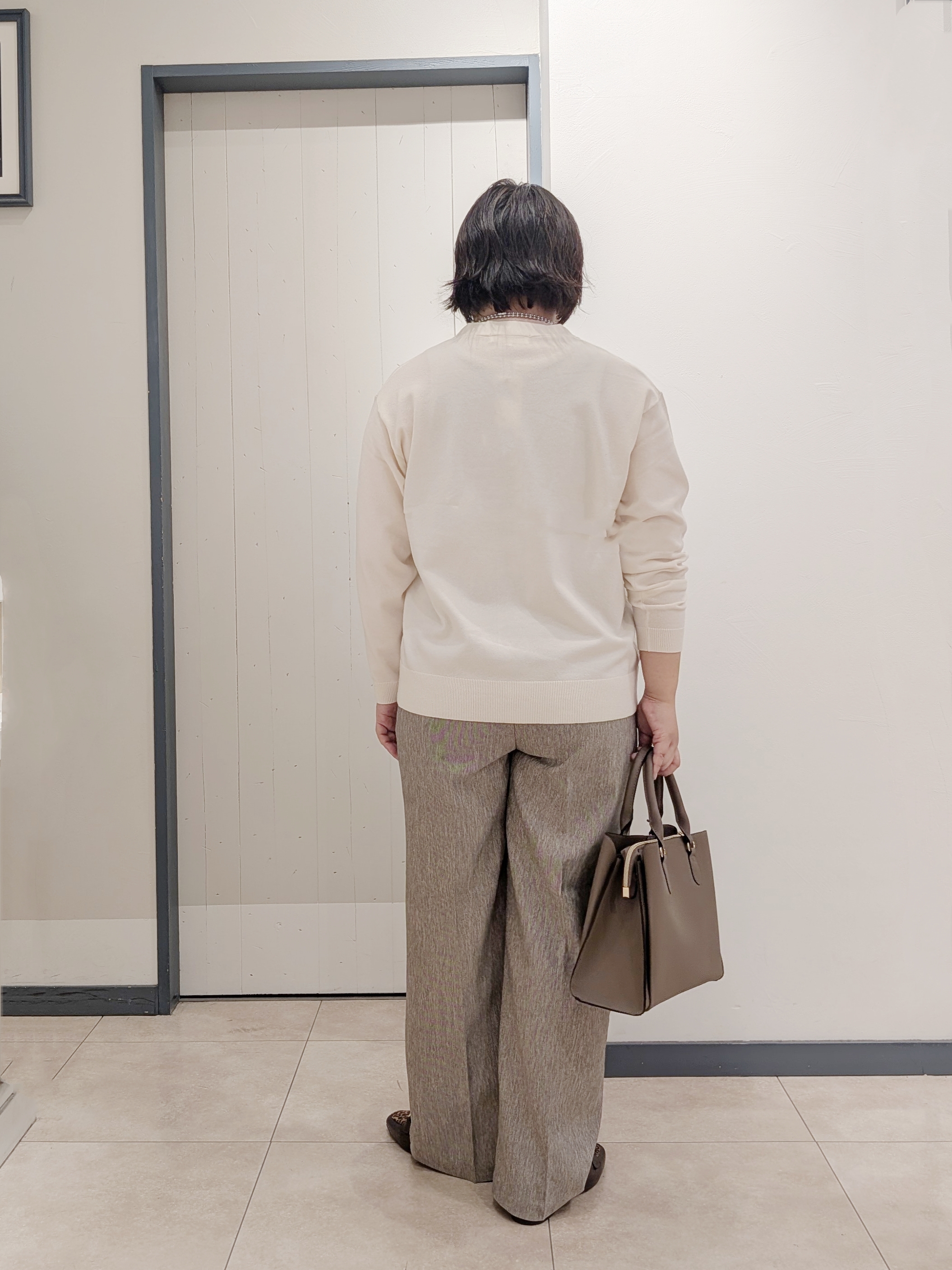 yukikaさんの「grove｜【毛玉軽減・2タイプから着丈選べる】キレイが続く Vネックカーディガン」を使ったコーディネート