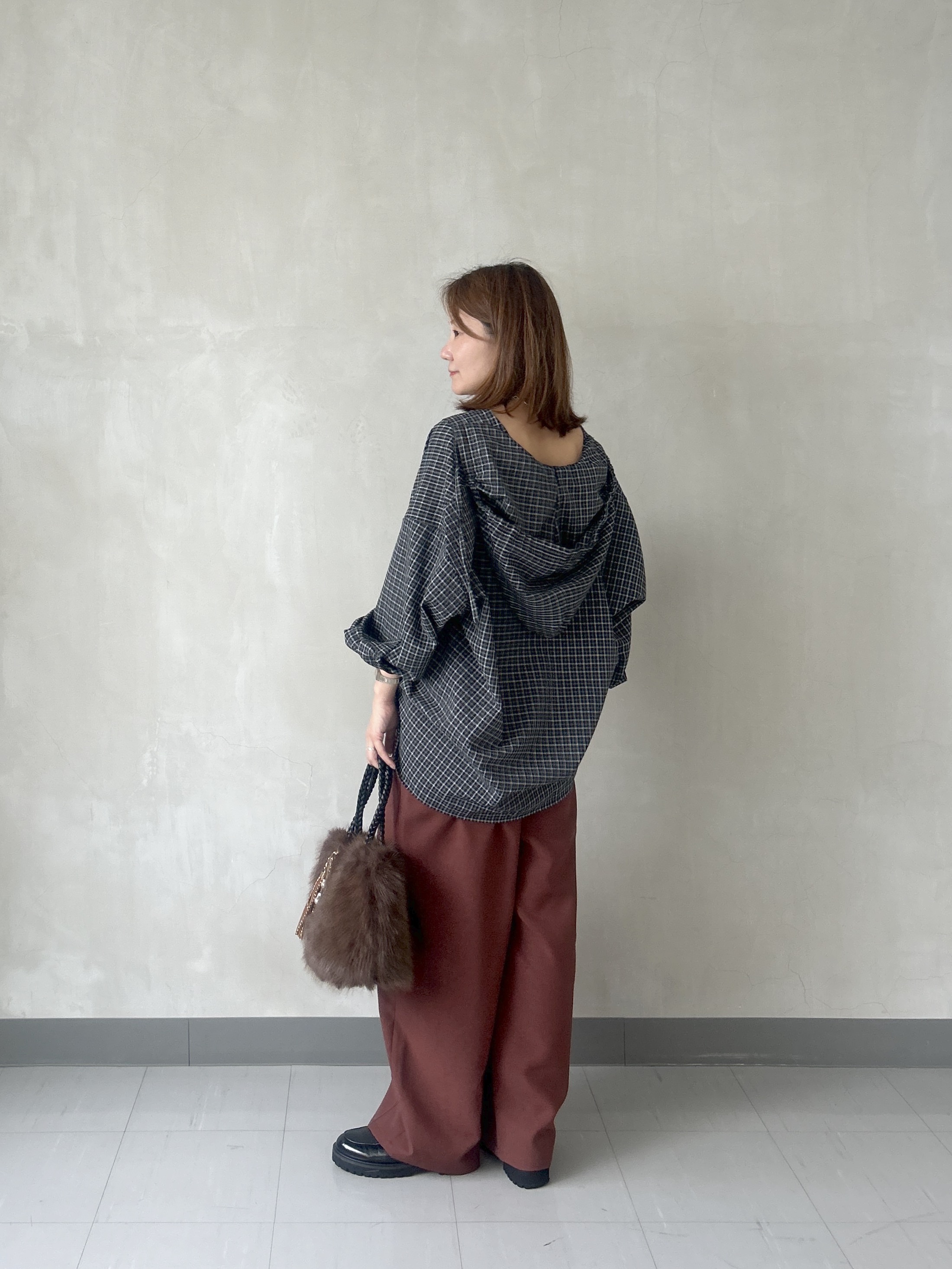 takaさんの「INDIVI｜チェックフーディオーバーシャツ」を使ったコーディネート
