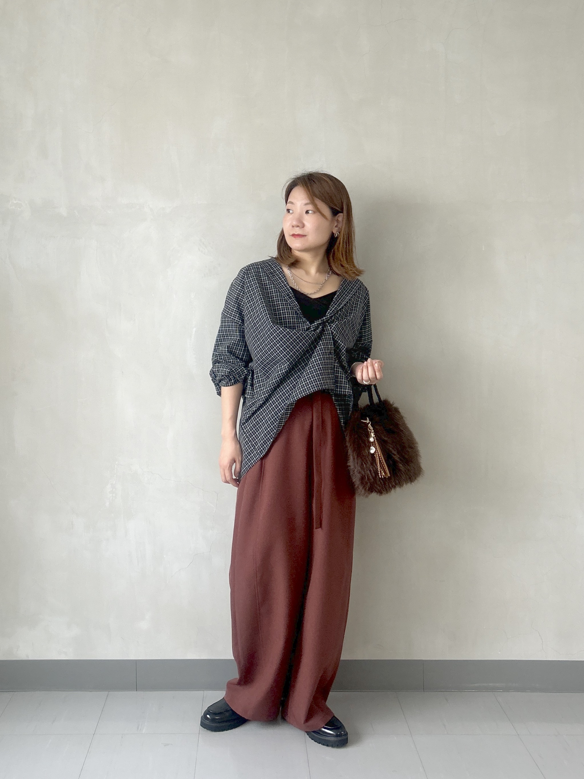 takaさんの「INDIVI｜チェックフーディオーバーシャツ」を使ったコーディネート