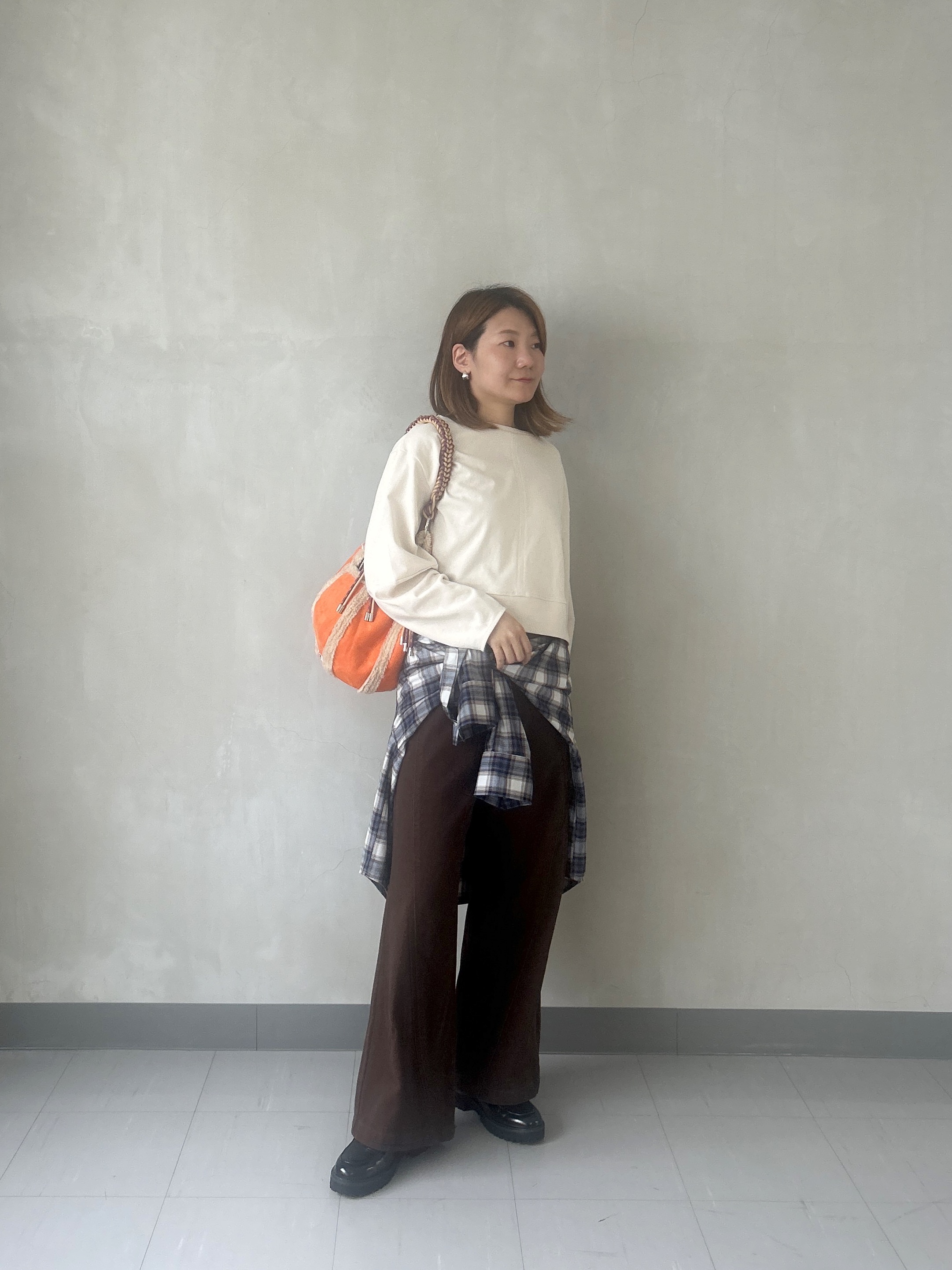 takaさんの「INDIVI｜ロングスリーブフォルムカットソー【洗える】」を使ったコーディネート