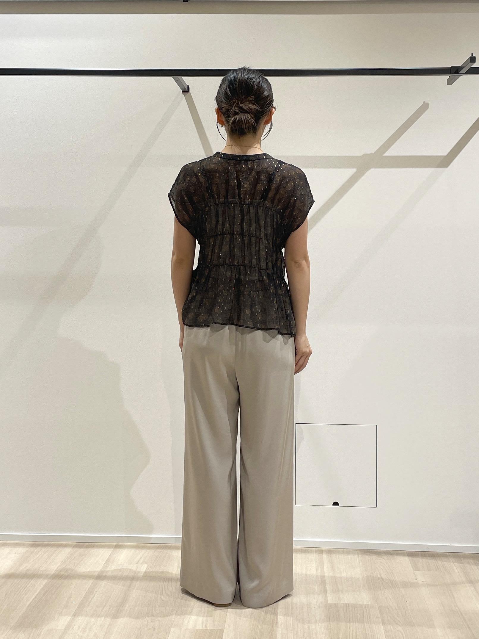A.Nさんの「UNTITLED｜【秋映え/シアー】ヴィンテージドットブラウス」を使ったコーディネート