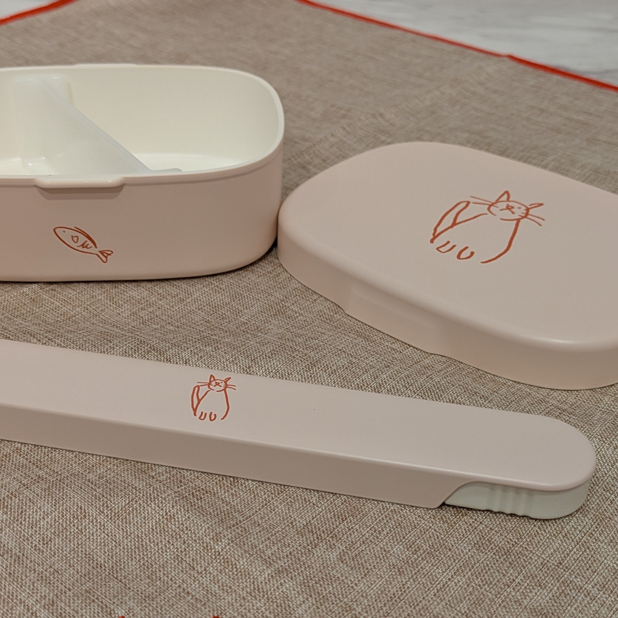 maruさんの「212 KITCHEN STORE｜ドゥードゥル ランチボックスミニ キャット」を使ったコーディネート