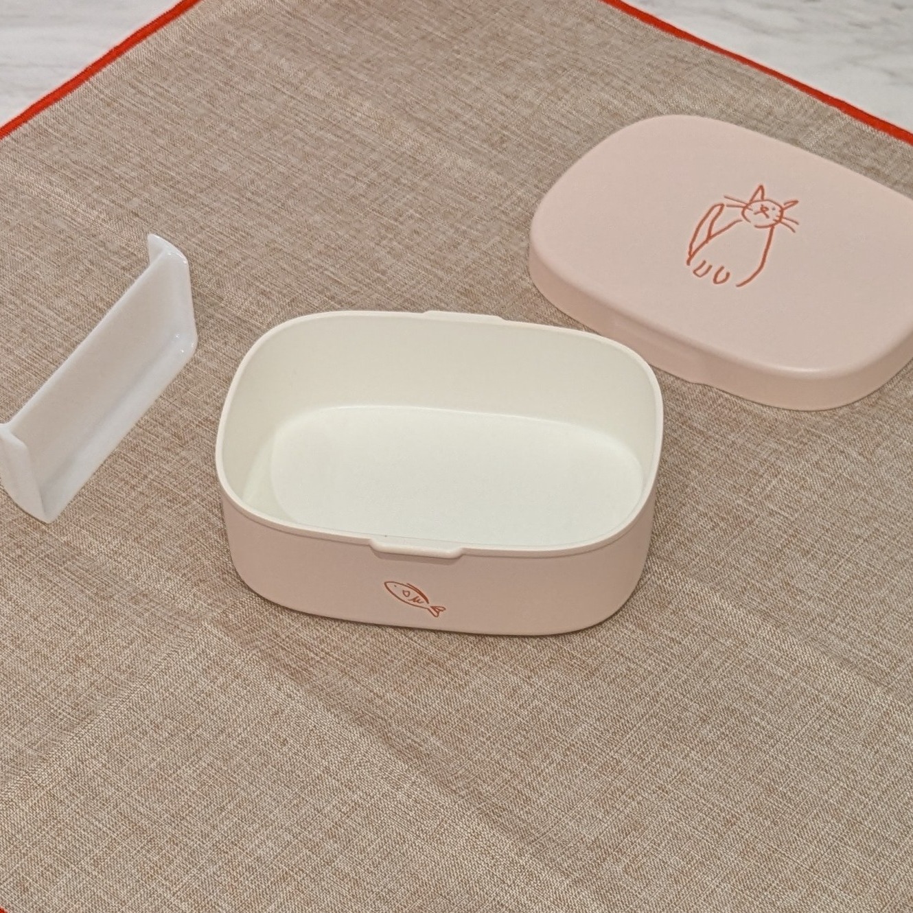maruさんの「212 KITCHEN STORE｜ドゥードゥル ランチボックスミニ キャット」を使ったコーディネート
