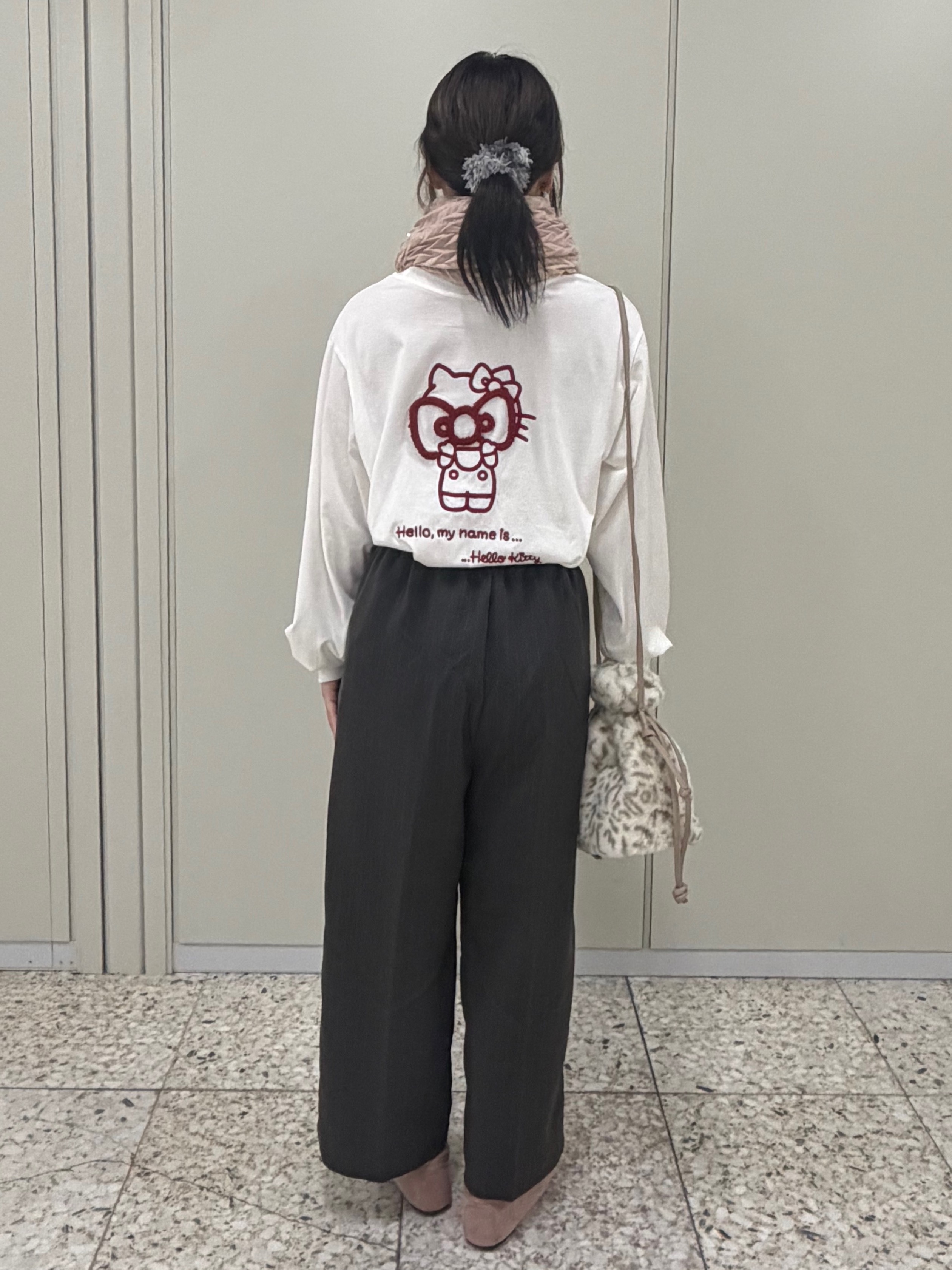 ひよりん⭐️さんの「SHOO･LA･RUE｜【HELLO KITTYコラボ】刺繍ロンT」を使ったコーディネート