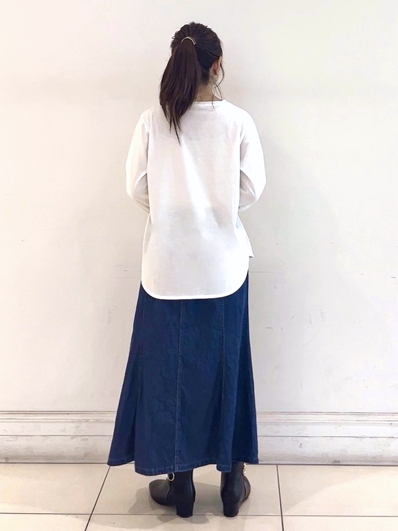 saito.さんの「grove｜【1枚着でも重ね着でも〇】大人カジュアル プリントアソートロンT」を使ったコーディネート