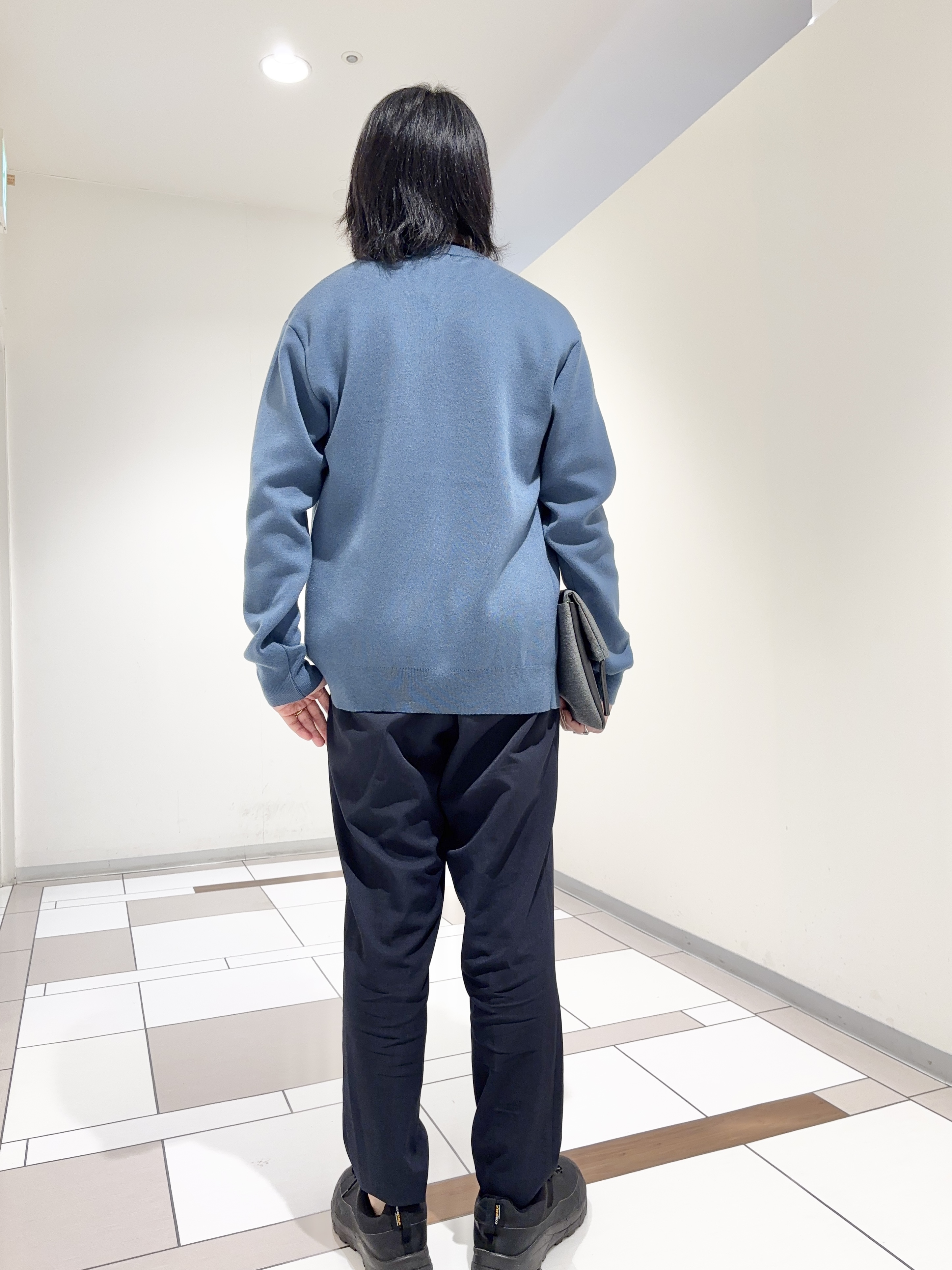 及川さんの「TAKEO KIKUCHI｜【BOWLER HAT LABEL】日本製クルーネックカーディガン」を使ったコーディネート
