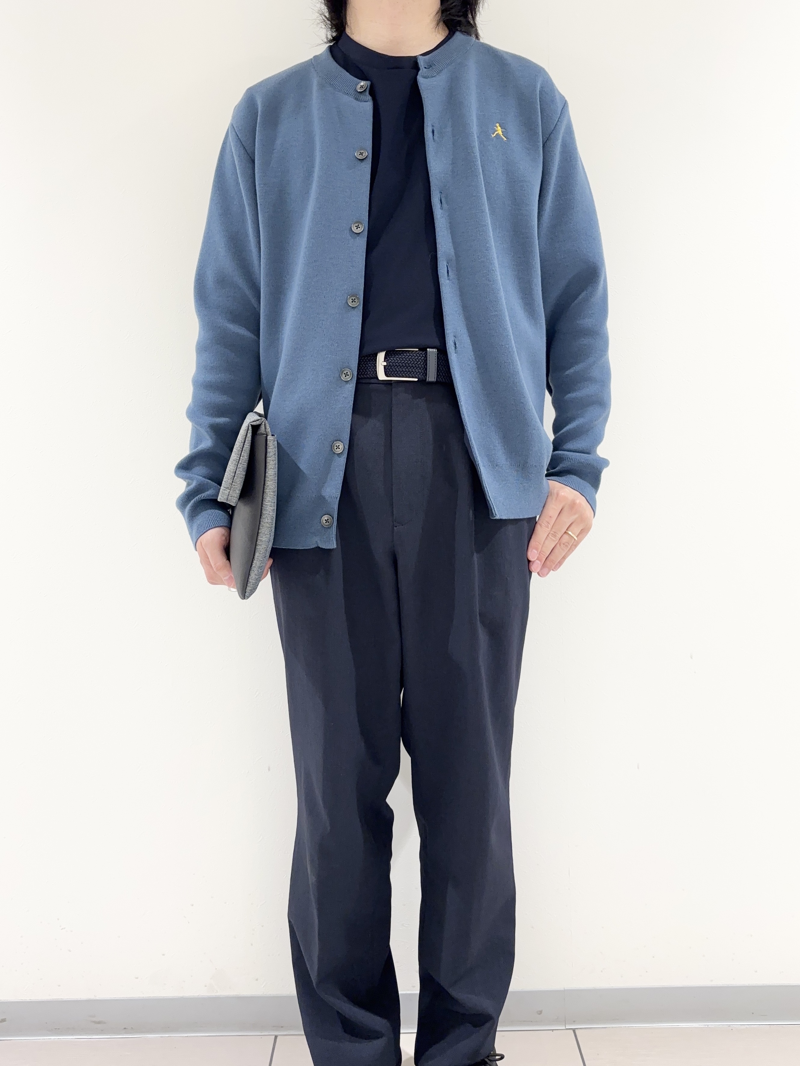 及川さんの「TAKEO KIKUCHI｜【BOWLER HAT LABEL】日本製クルーネックカーディガン」を使ったコーディネート