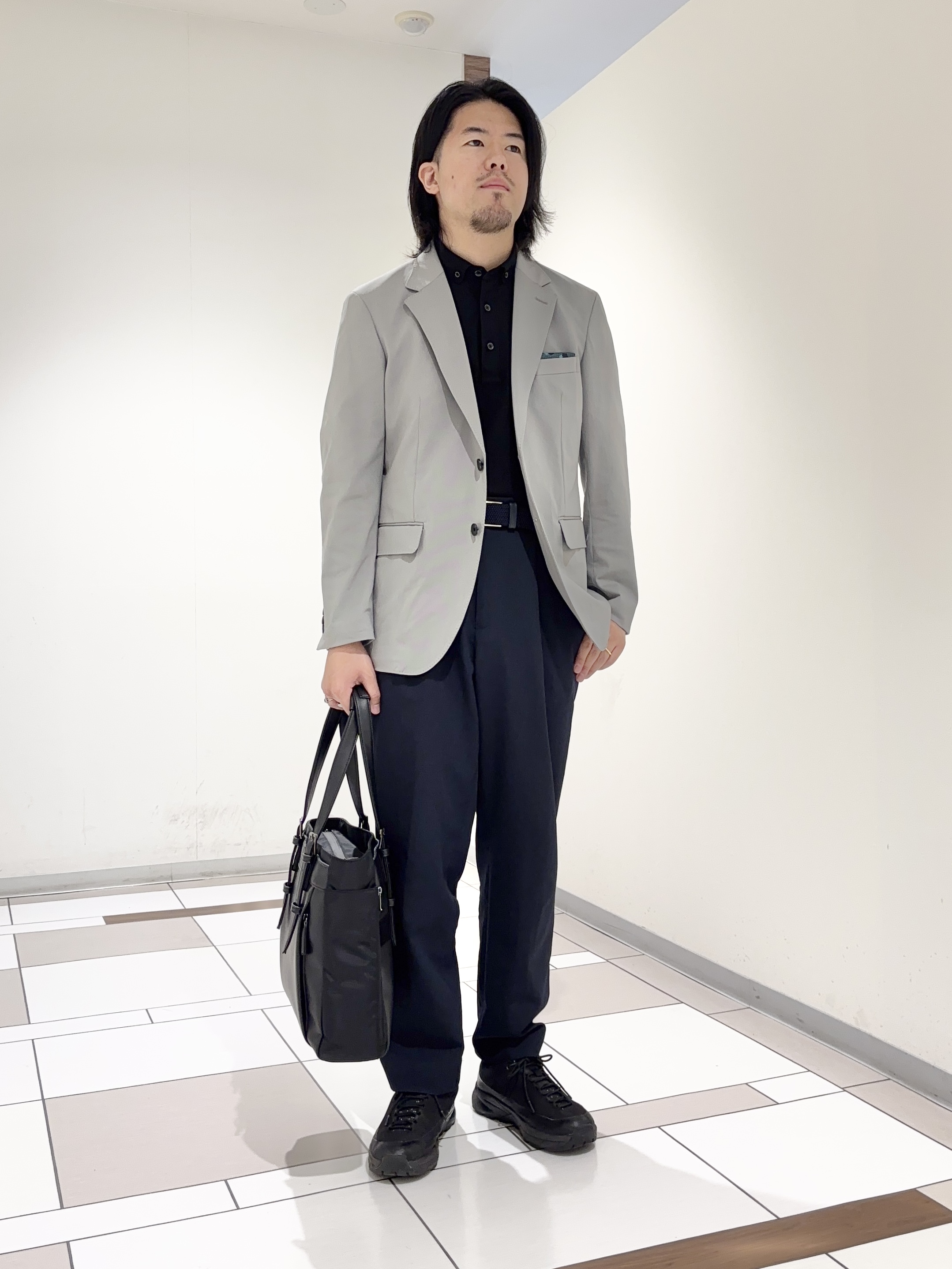 及川さんの「TAKEO KIKUCHI｜【360&deg;ストレッチ／軽量】None Of Stress ライト ジャケット（セットアップ対応）」を使ったコーディネート