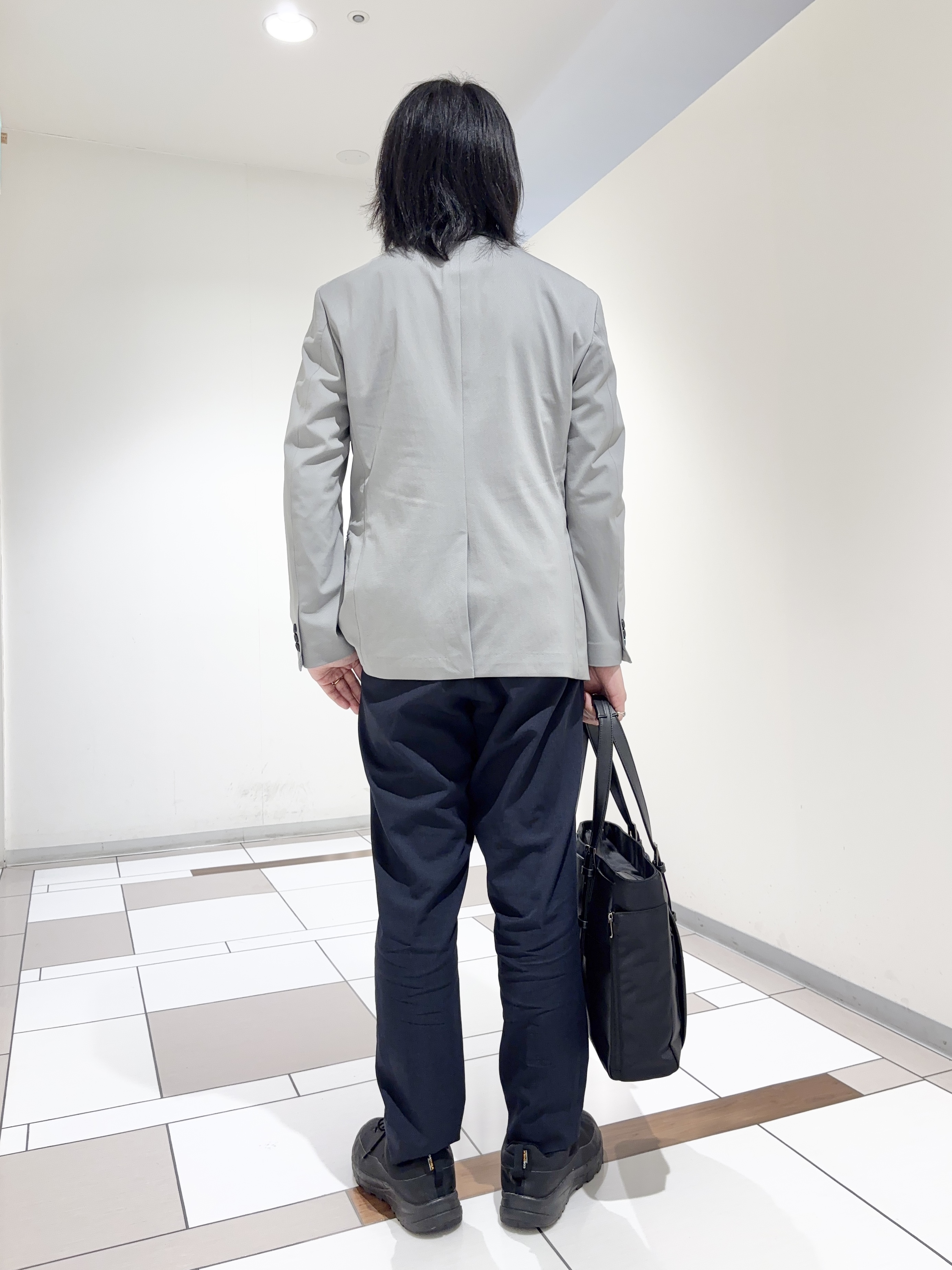 及川さんの「TAKEO KIKUCHI｜【360&deg;ストレッチ／軽量】None Of Stress ライト ジャケット（セットアップ対応）」を使ったコーディネート