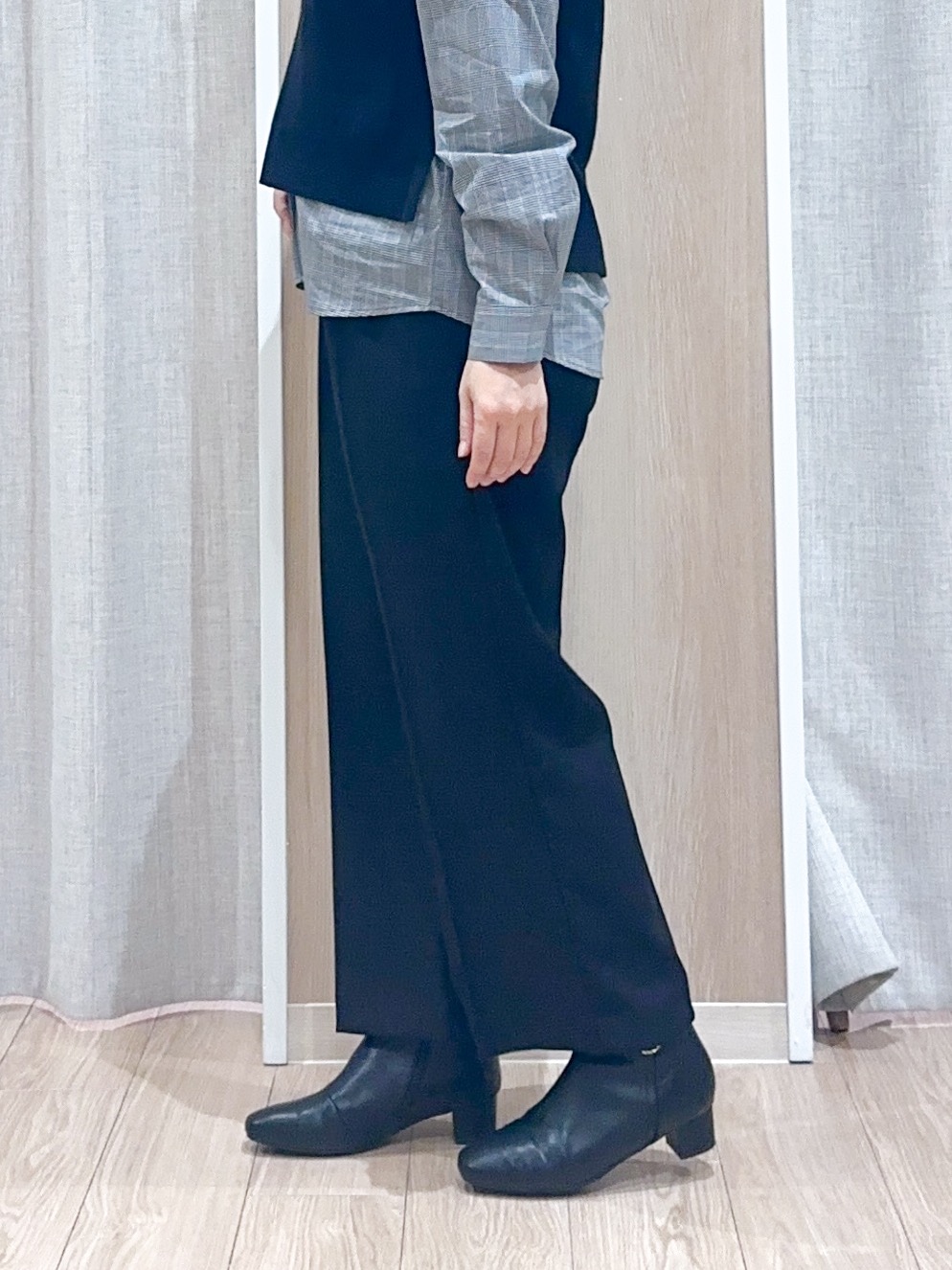 naoさんの「grove｜【2点セット/時短・着回し】ニットベスト&times;シャツ」を使ったコーディネート