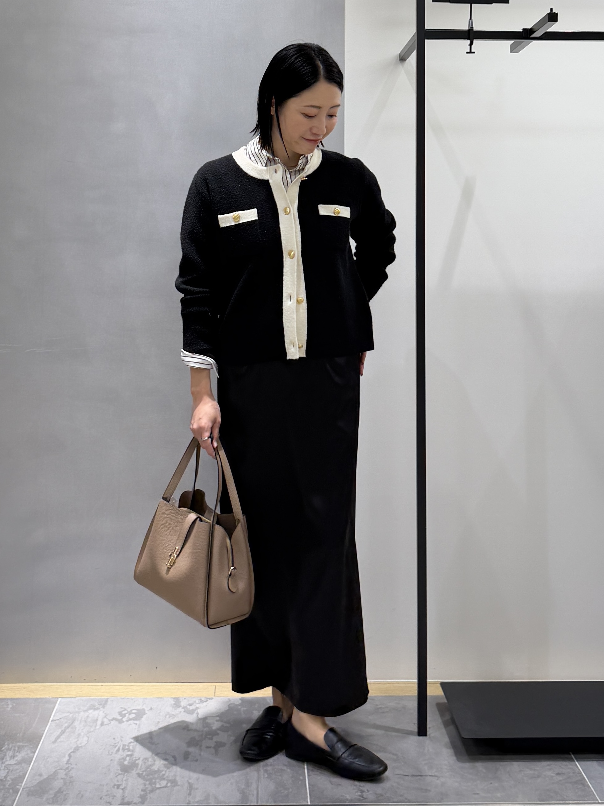 shihoさんの「INDIVI｜【軽やか】ブークレニットジャケット」を使ったコーディネート