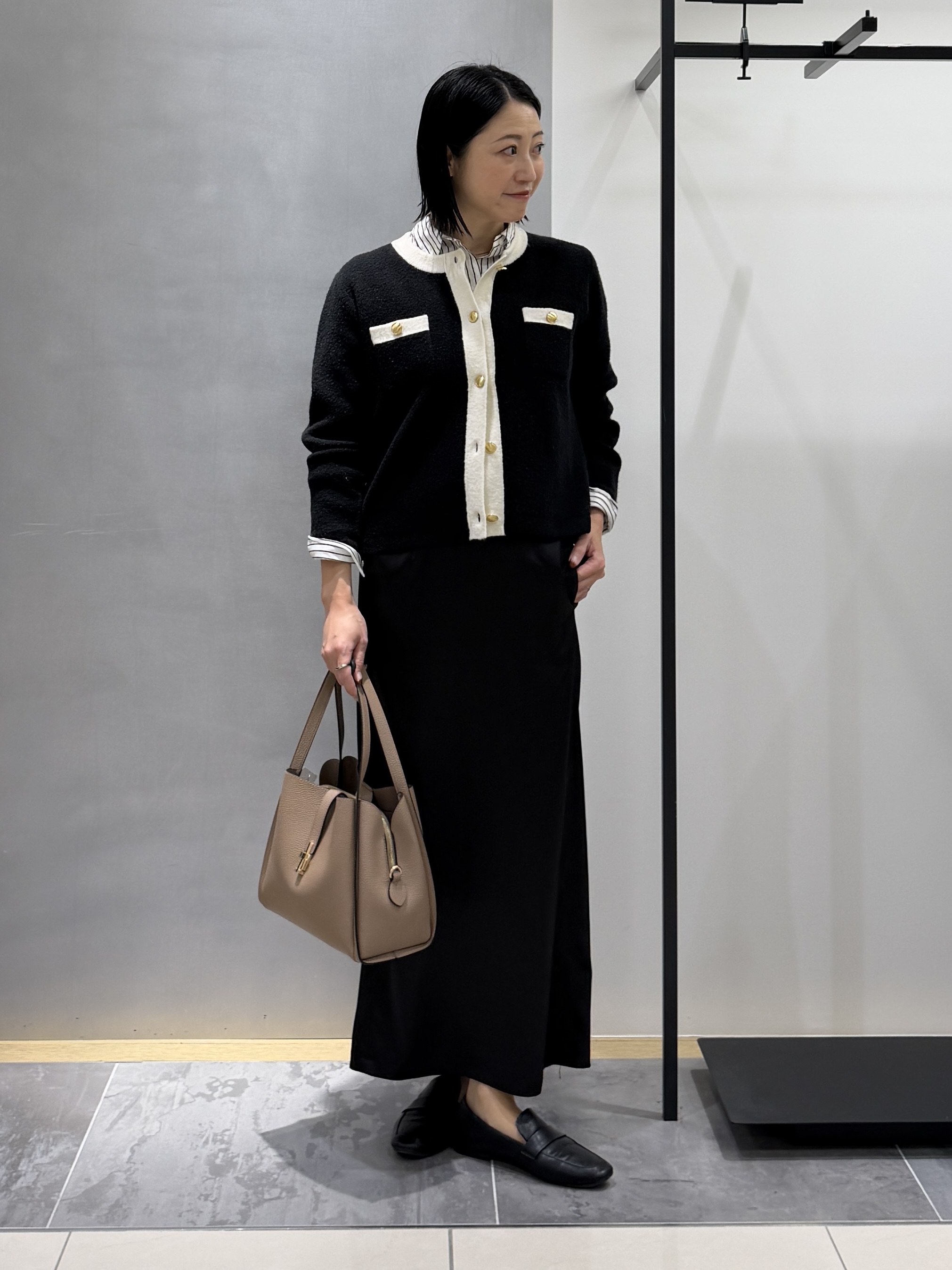 shihoさんの「INDIVI｜【軽やか】ブークレニットジャケット」を使ったコーディネート
