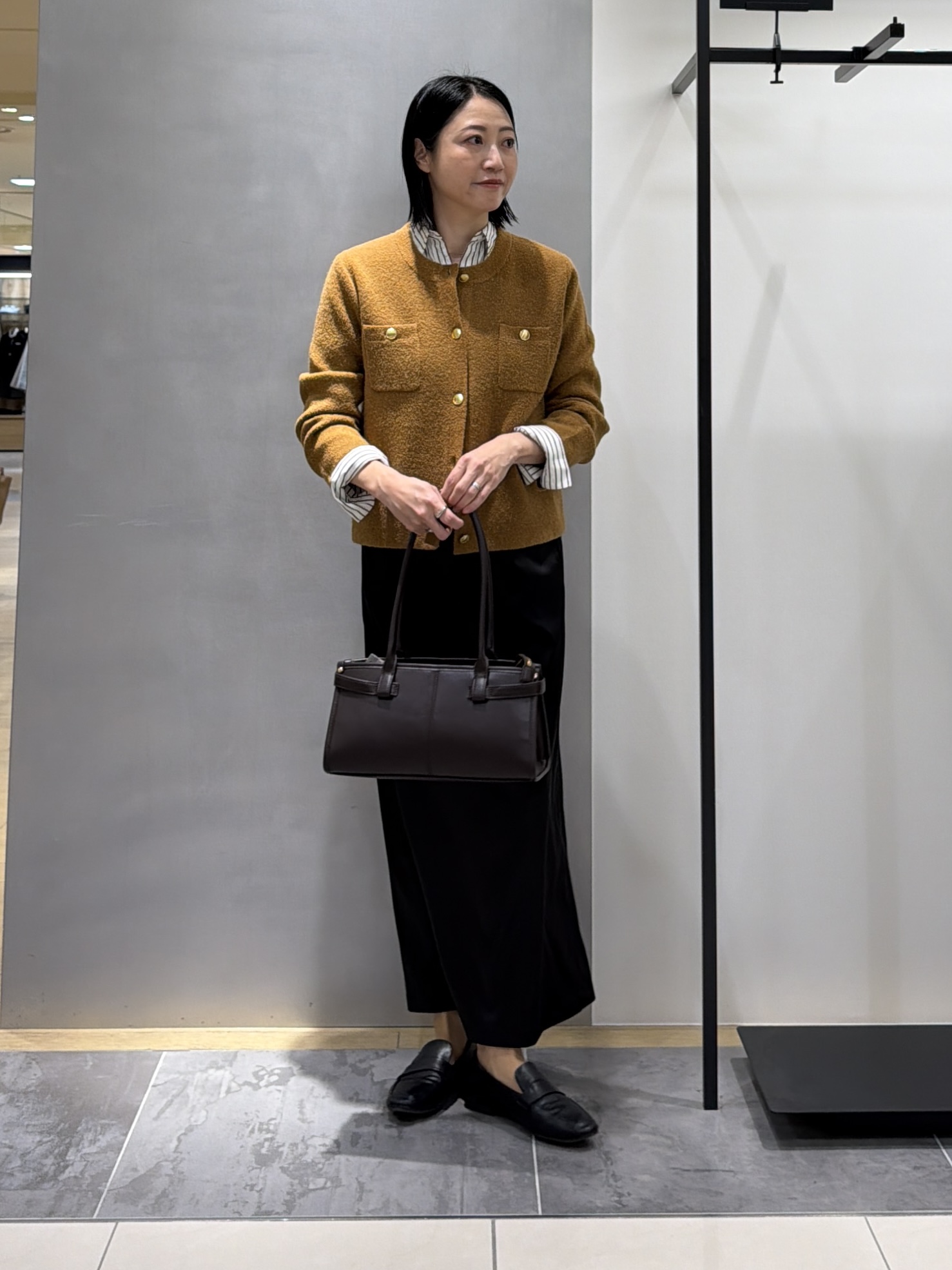 shihoさんの「INDIVI｜【軽やか】ブークレニットジャケット」を使ったコーディネート