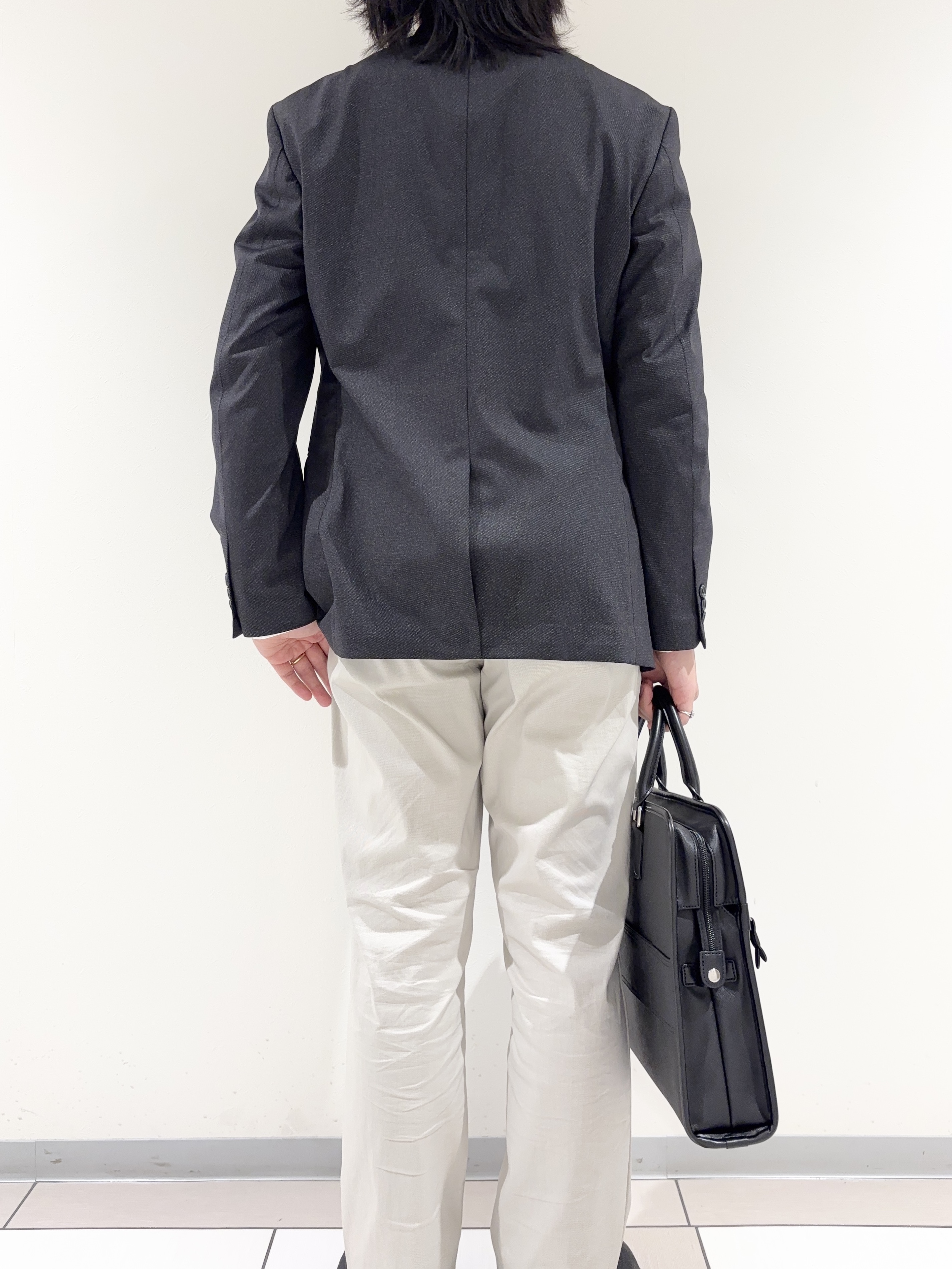 及川さんの「TAKEO KIKUCHI｜【360&deg;ストレッチ／軽量】None Of Stress ライト ジャケット（セットアップ対応）」を使ったコーディネート