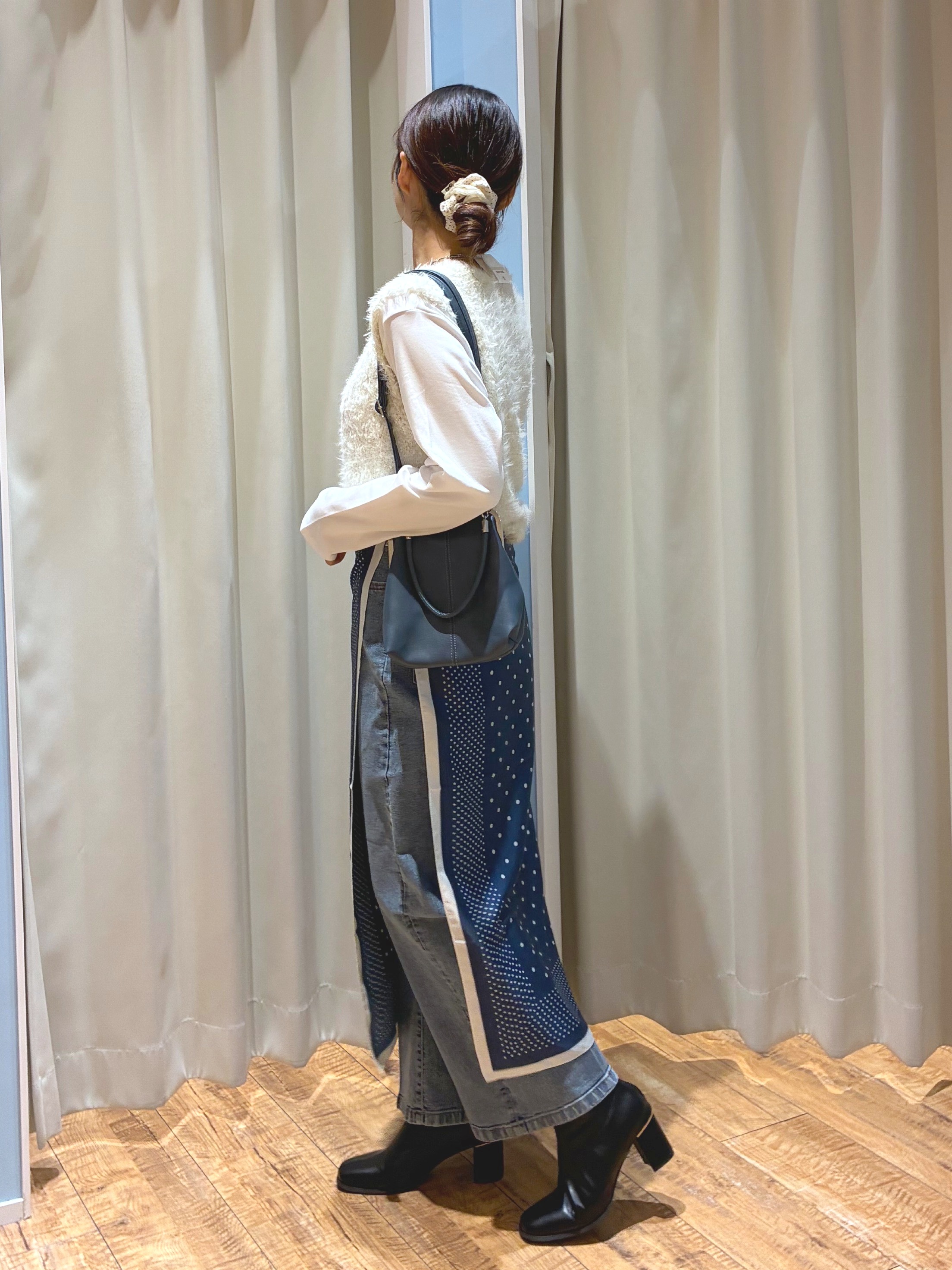 もんちゃんさんの「SHOO･LA･RUE｜【UV/S-LL/洗濯機可】大人上品 ロゴプリントロンT」を使ったコーディネート