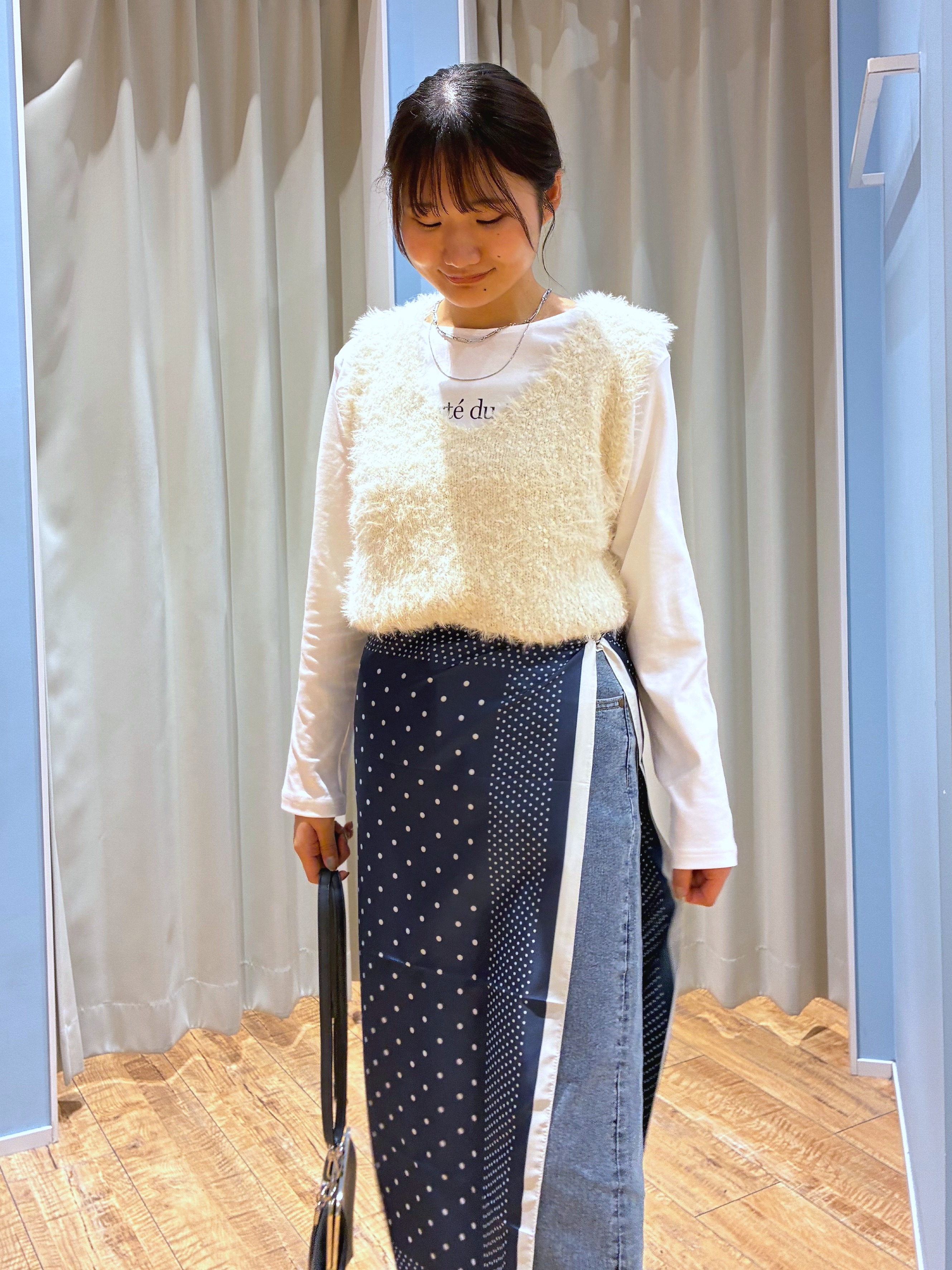 もんちゃんさんの「SHOO･LA･RUE｜【UV/S-LL/洗濯機可】大人上品 ロゴプリントロンT」を使ったコーディネート