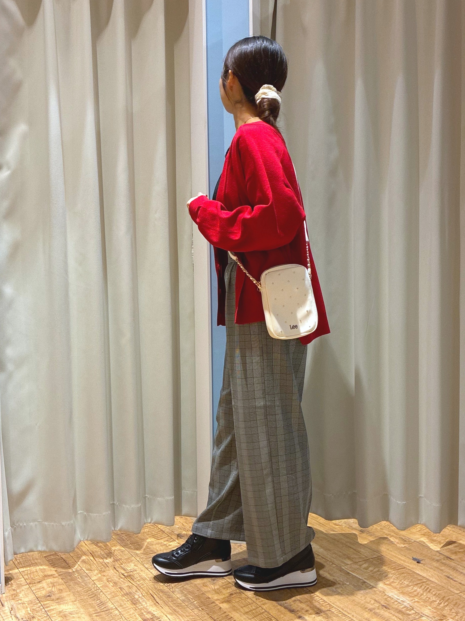 もんちゃんさんの「SHOO･LA･RUE｜【毛玉になりにくい/S-LL/洗濯機可/体型カバー】Vネックゆったりカーディガン」を使ったコーディネート