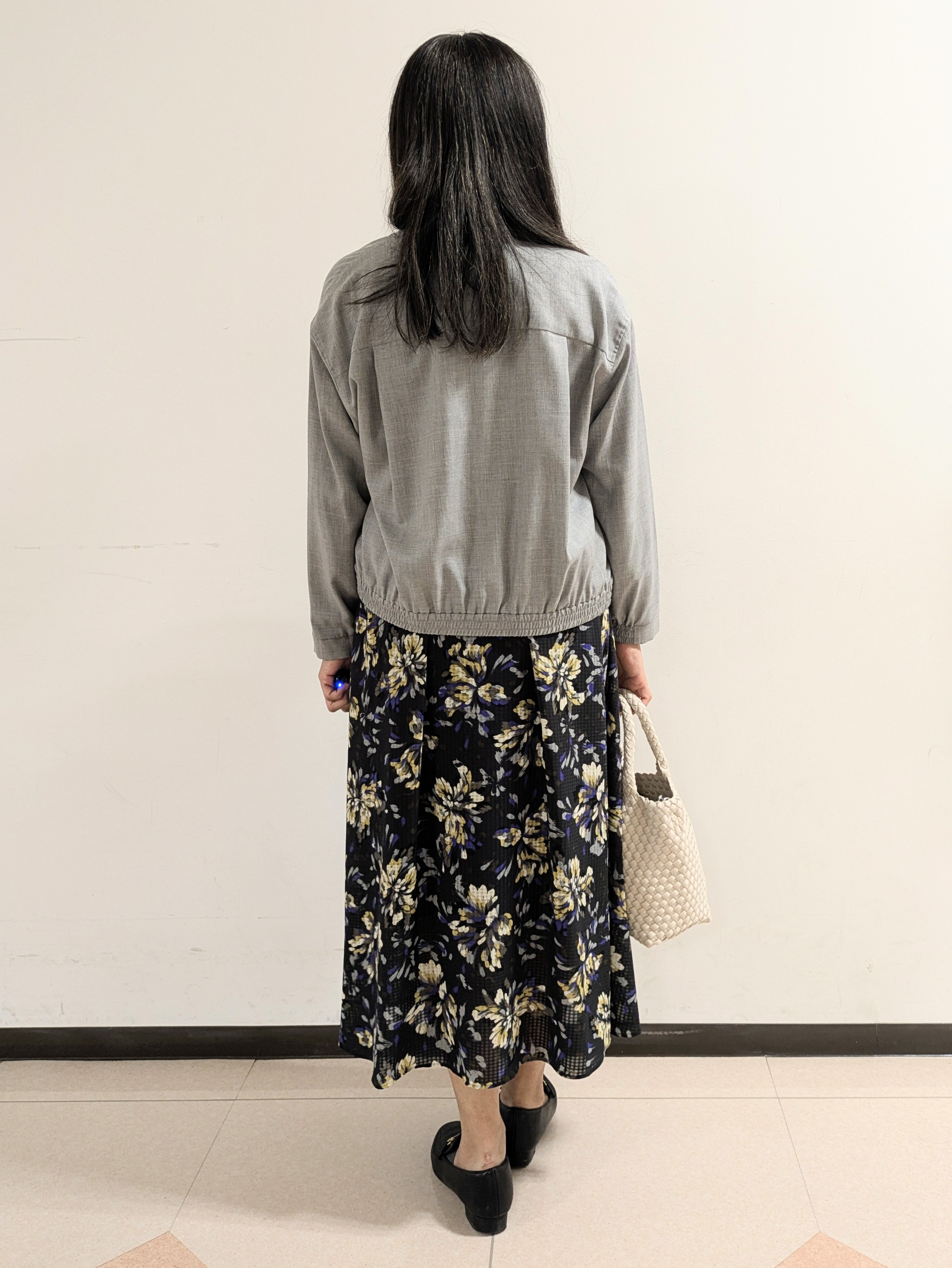 ともさんの「UNTITLED｜【セットアップ可/秋羽織り】メランジツイルシャツ」を使ったコーディネート