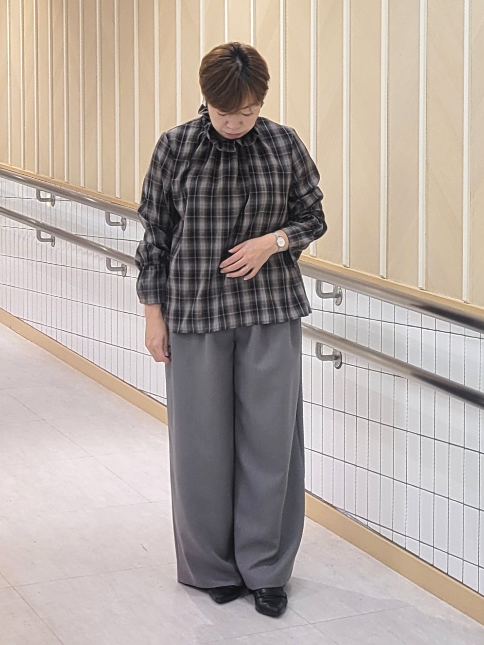 tomoさんの「COUP DE CHANCE｜【手洗い可／日本製】タック入りワイドパンツ」を使ったコーディネート