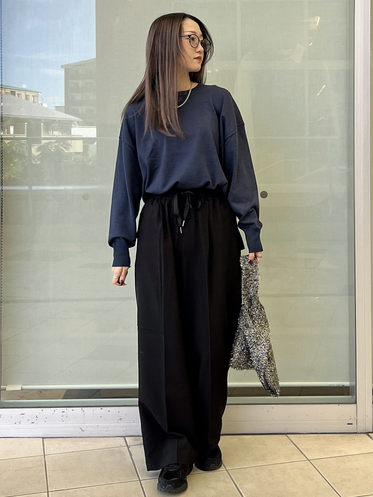 eriさんの「OPAQUE.CLIP｜リラクシークルーニット【洗濯機OK】」を使ったコーディネート