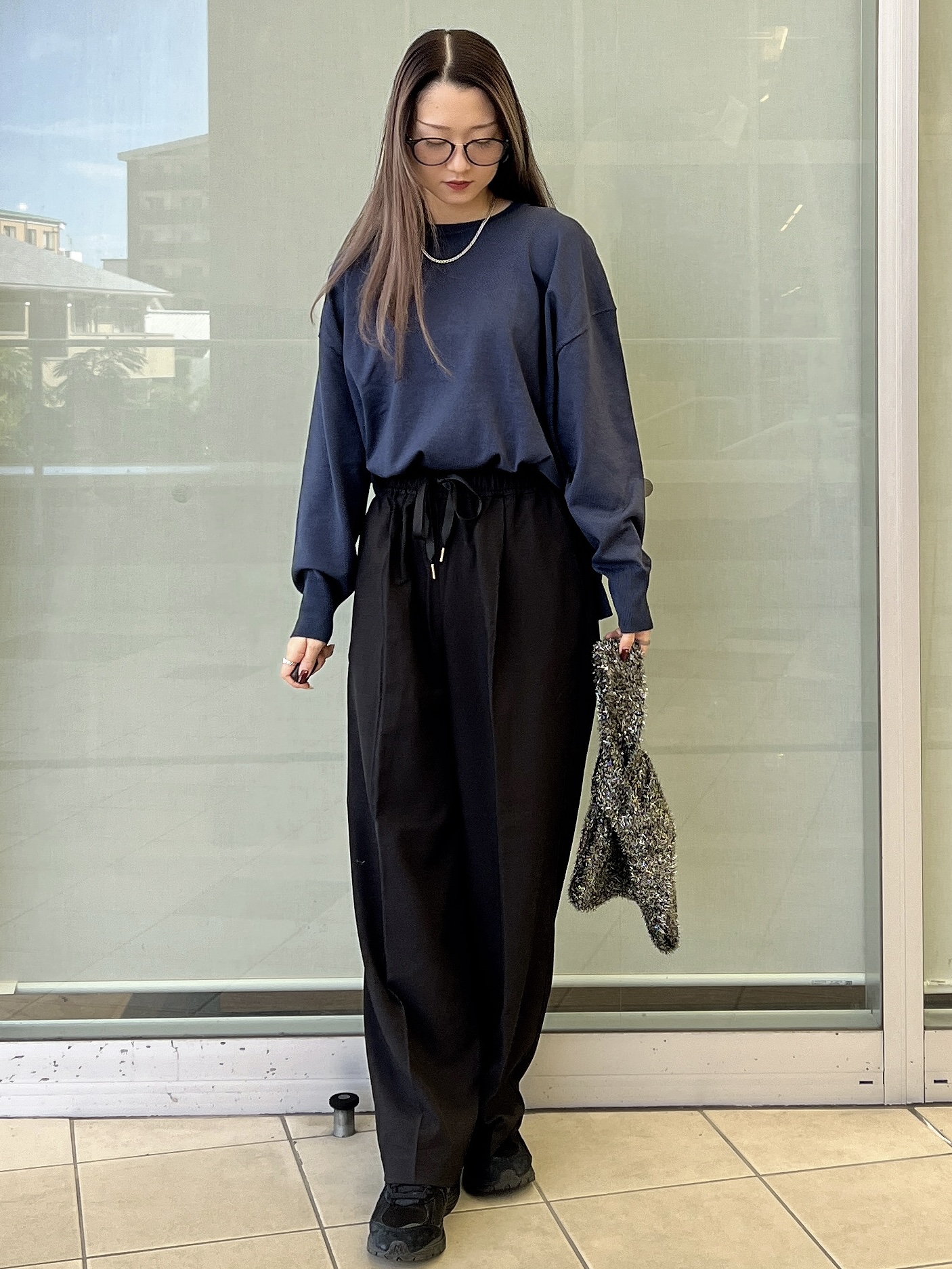 eriさんの「OPAQUE.CLIP｜リラクシークルーニット【洗濯機OK】」を使ったコーディネート