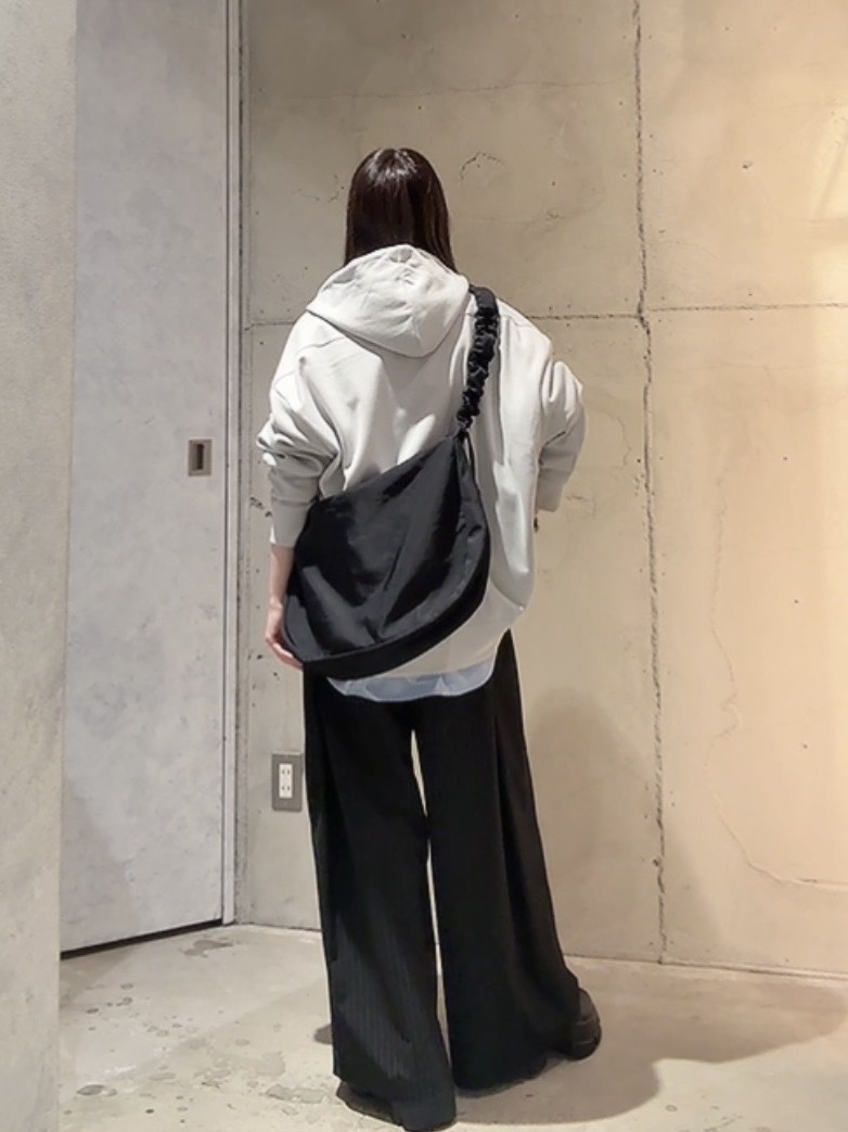 MIKAさんの「tk.TAKEO KIKUCHI｜なめらかオーバーシャツ」を使ったコーディネート