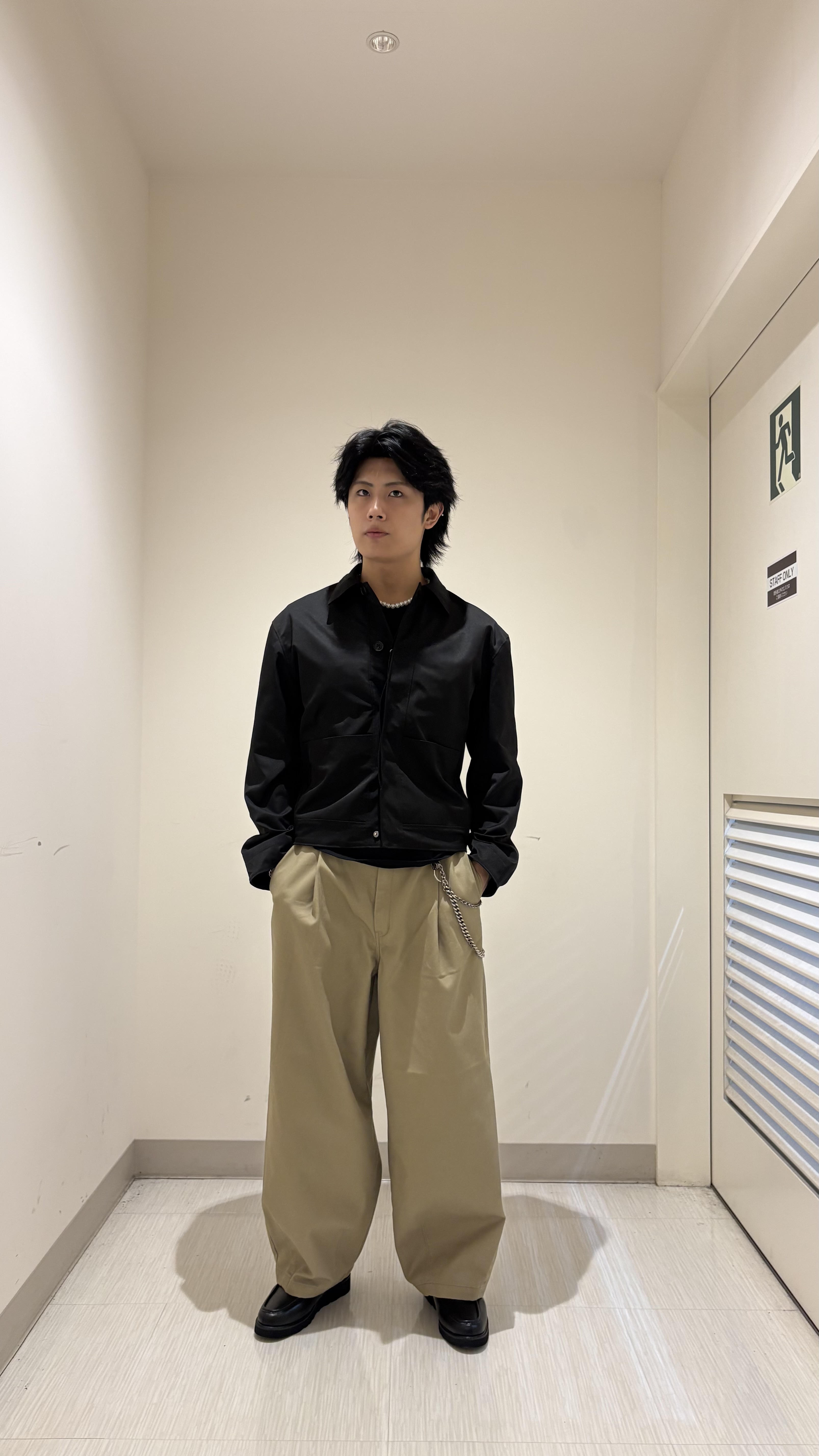 辻一樹さんの「tk.TAKEO KIKUCHI｜ショートカバーオールジャケット」を使ったコーディネート