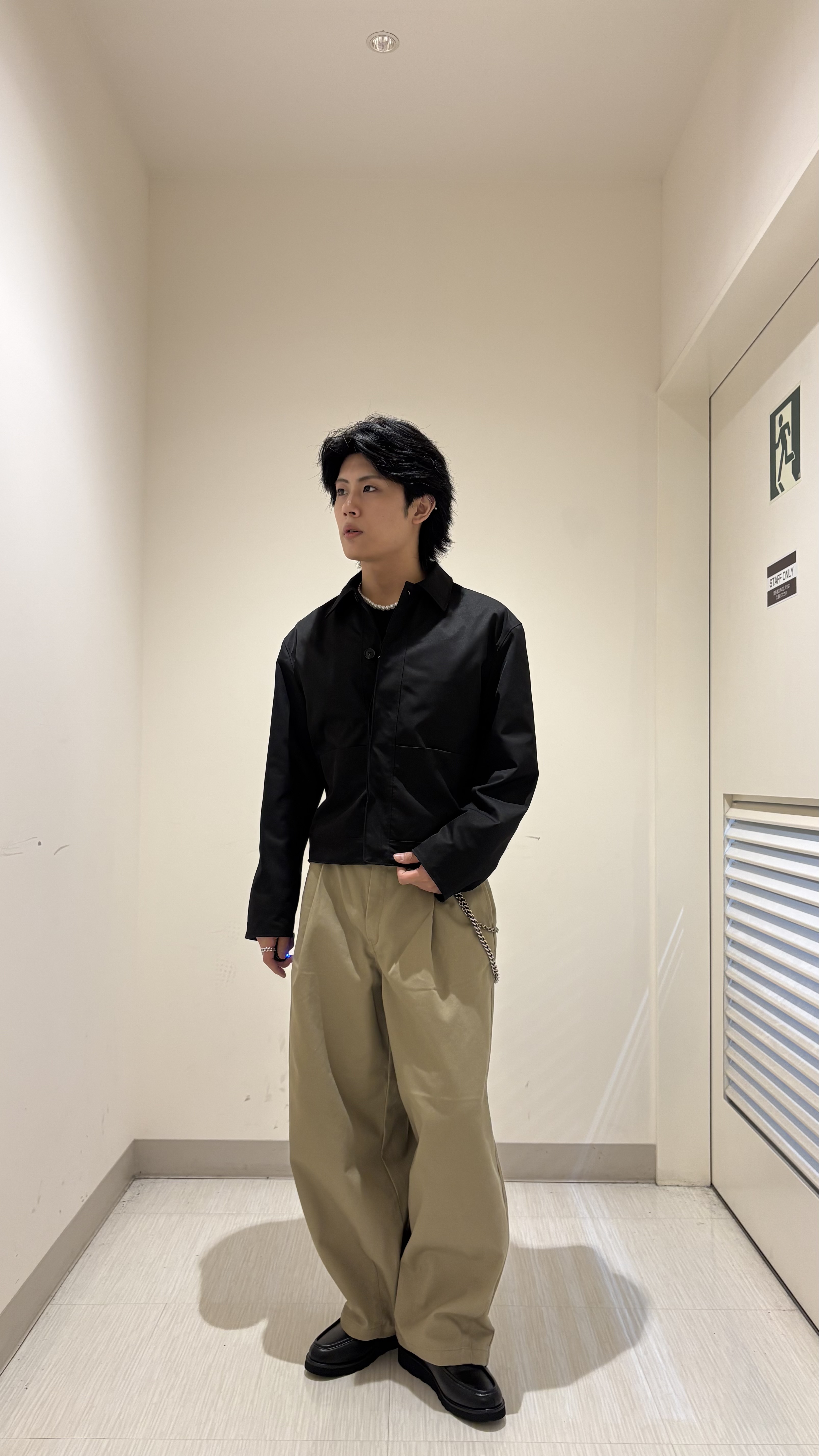 辻一樹さんの「tk.TAKEO KIKUCHI｜ショートカバーオールジャケット」を使ったコーディネート