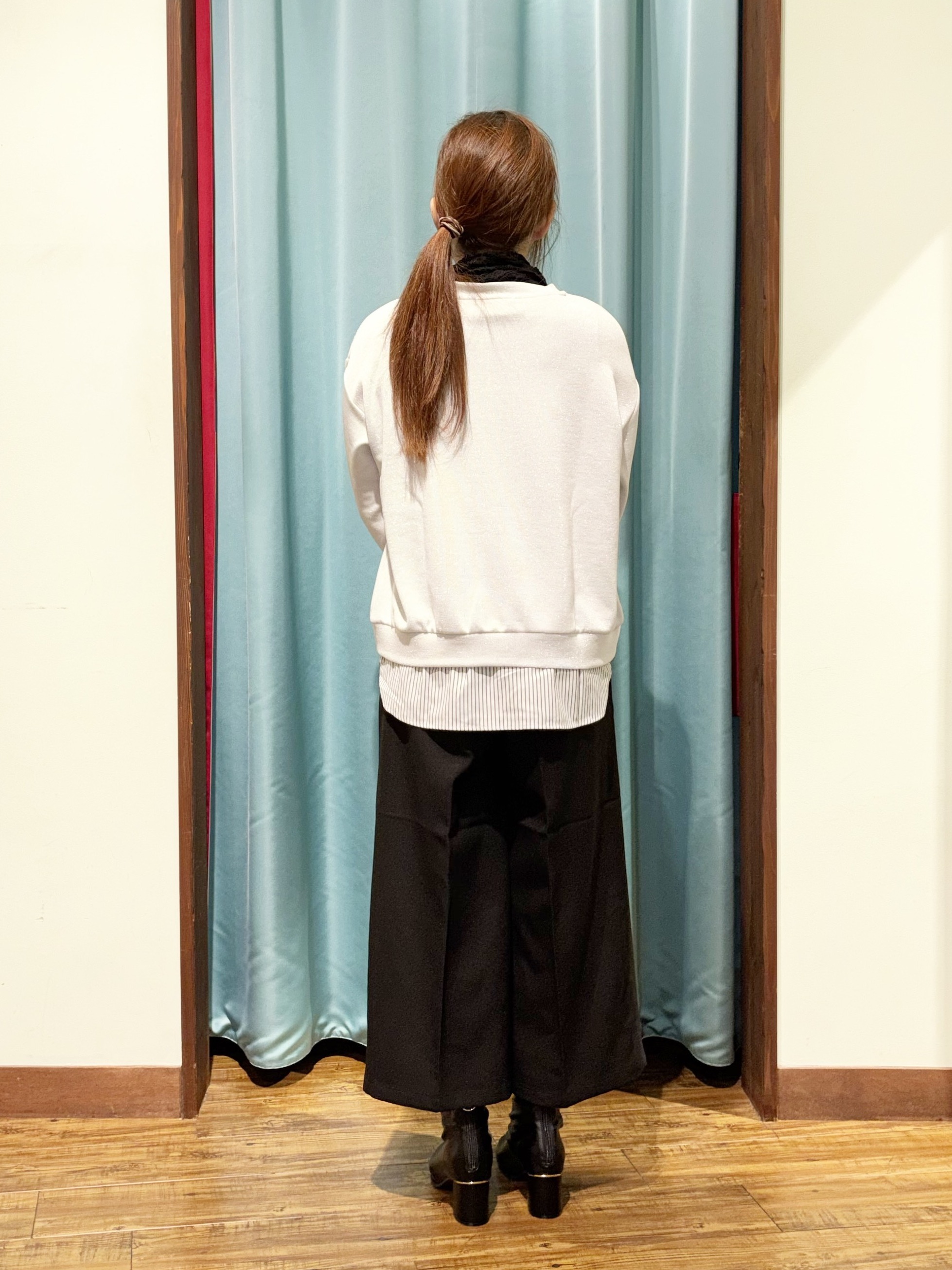 tukiさんの「SHOO･LA･RUE｜【S-LL/洗濯機可/体型カバー】インせず着られる レイヤード風 ラメ入りトップス」を使ったコーディネート