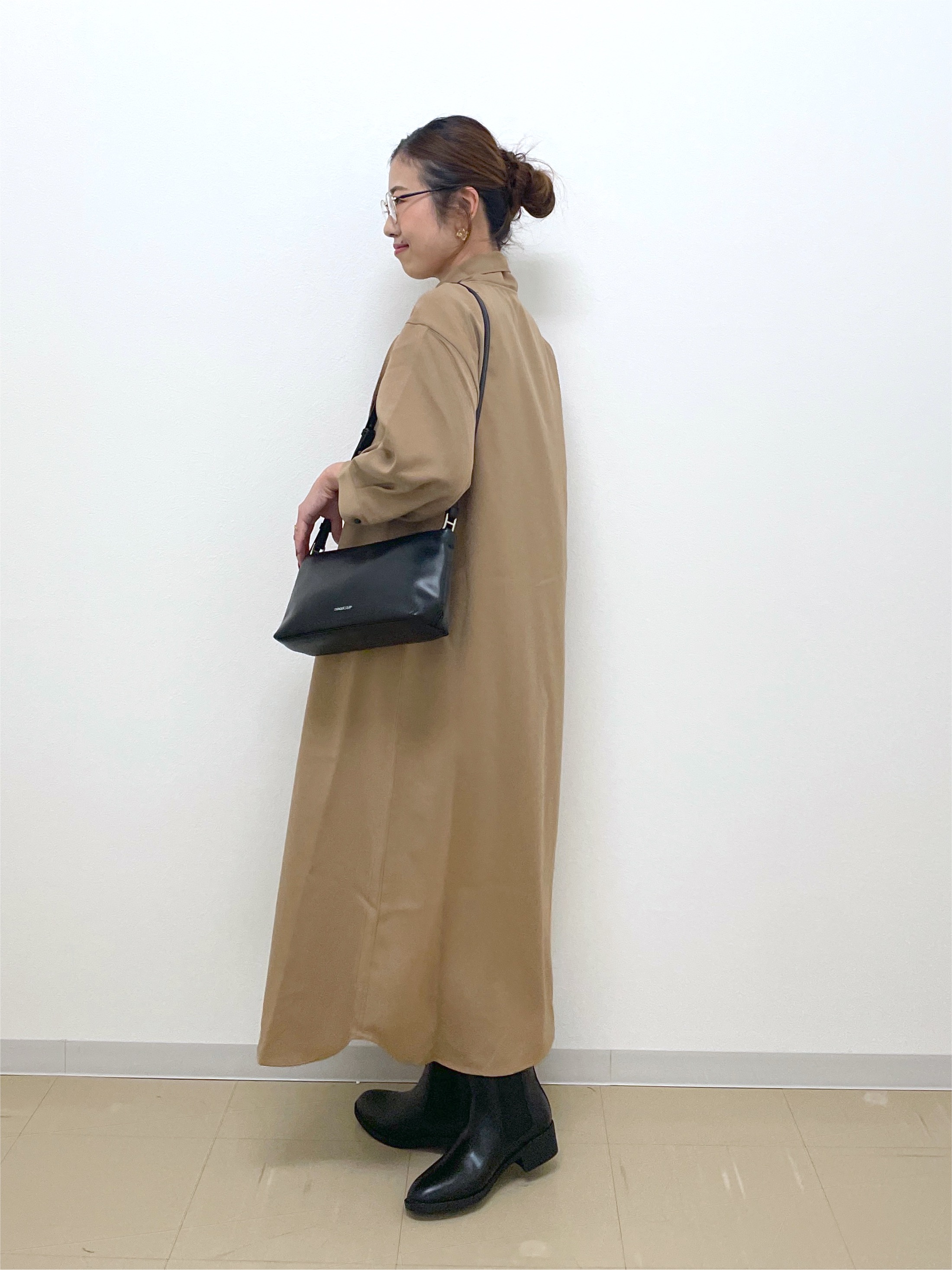 Akiさんの「OPAQUE.CLIP｜【森絵梨佳さん着用】ボウタイ付きシャツワンピース《洗濯機OK》」を使ったコーディネート