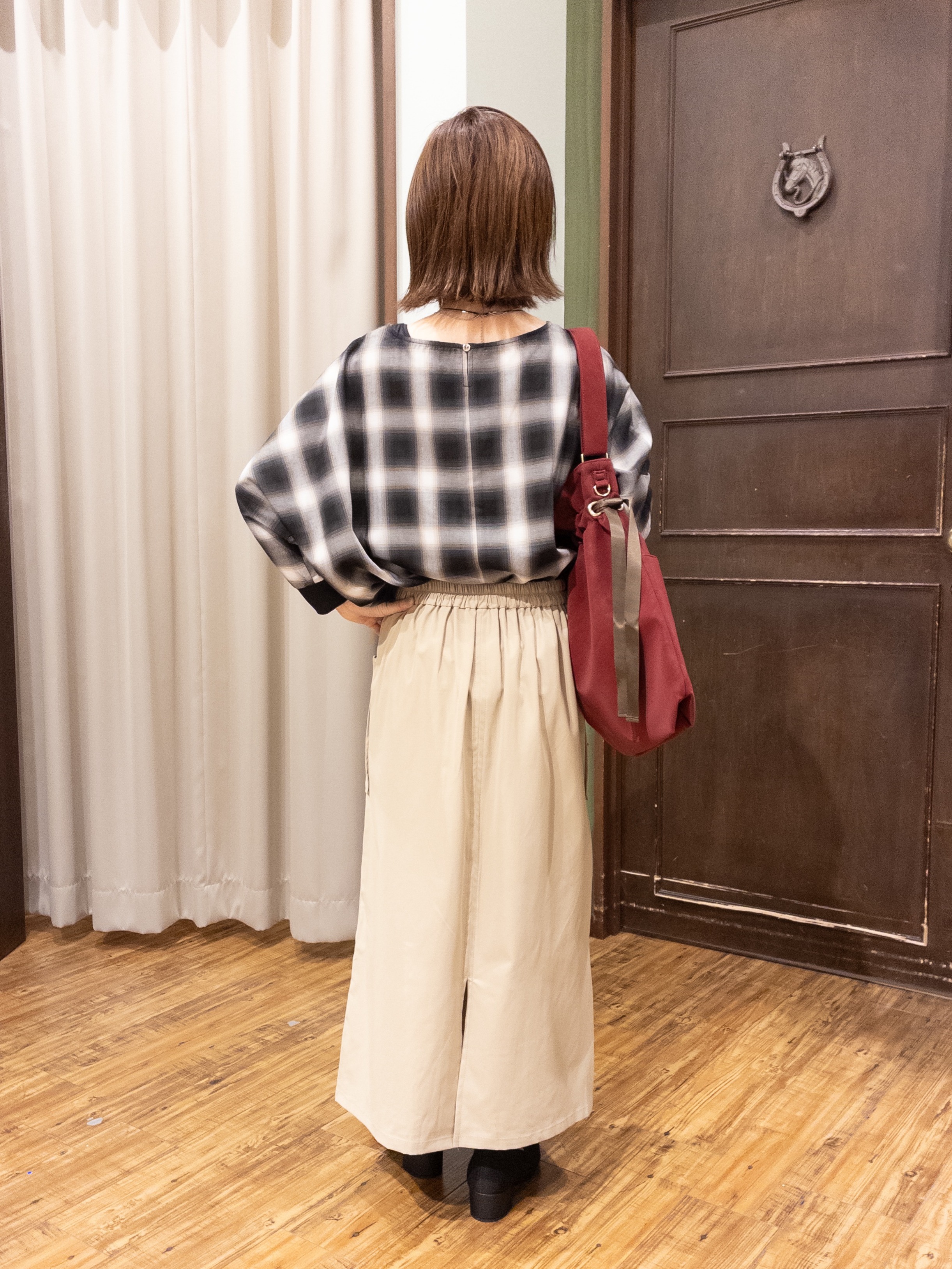 yukaさんの「SHOO･LA･RUE｜【着丈選べる/洗濯後しわになりにくい】インせず着られる ドルマンブラウス」を使ったコーディネート