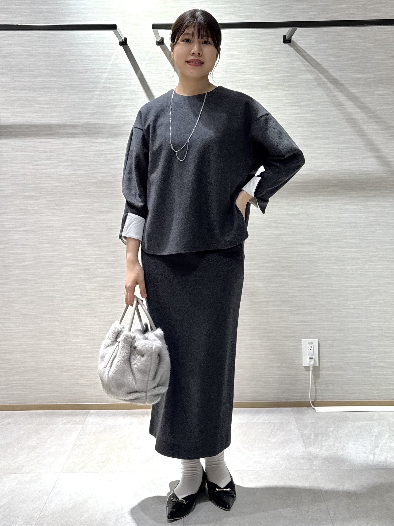 nanaさんの「UNTITLED｜【セットアップ可/スウェットライク】袖口シャツドッキングプルオーバー」を使ったコーディネート