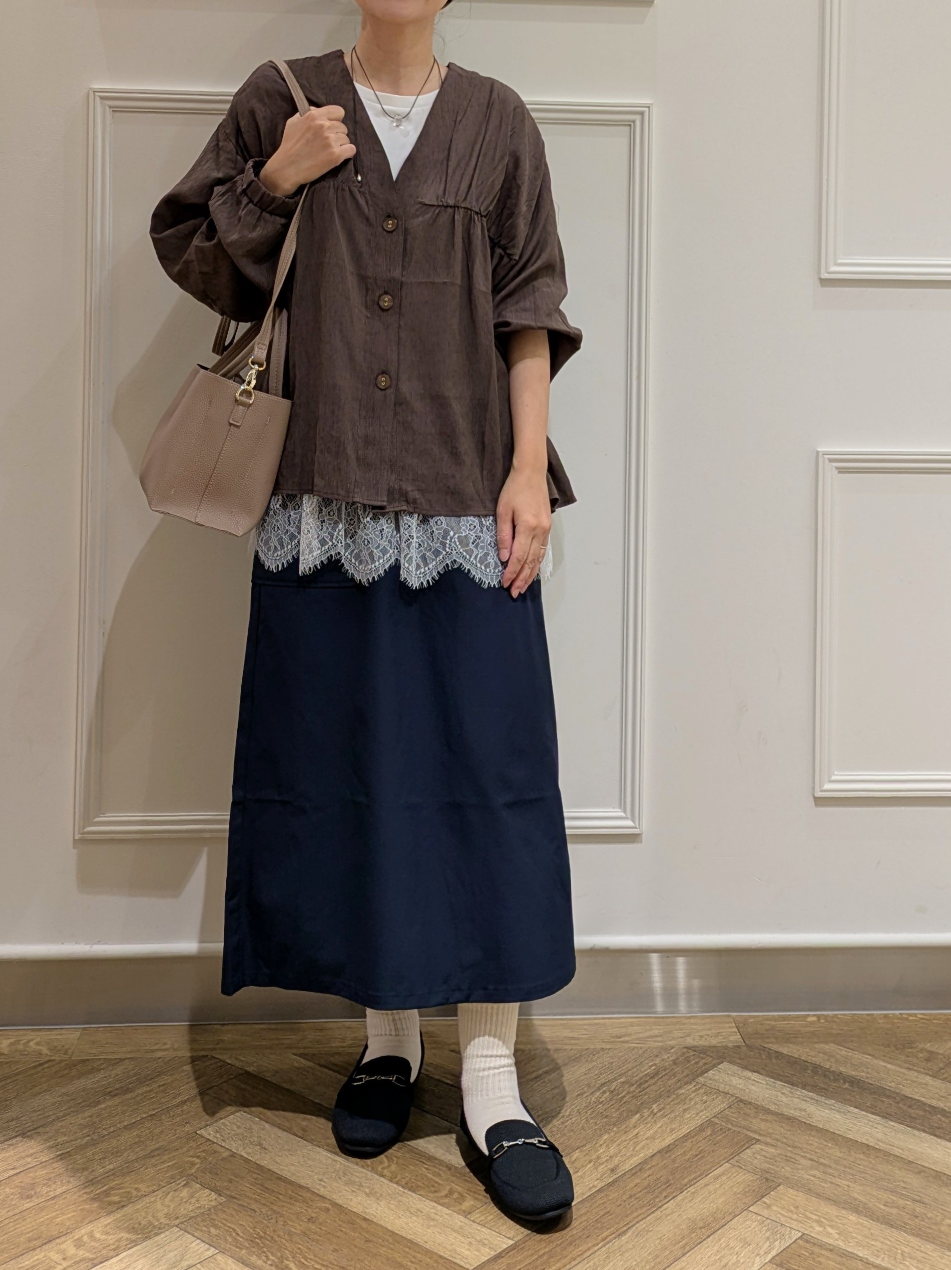 おとうふさんの「SHOO･LA･RUE｜【S-LL/洗濯機可】着痩せシルエット シャーリングシャツカーディガン」を使ったコーディネート