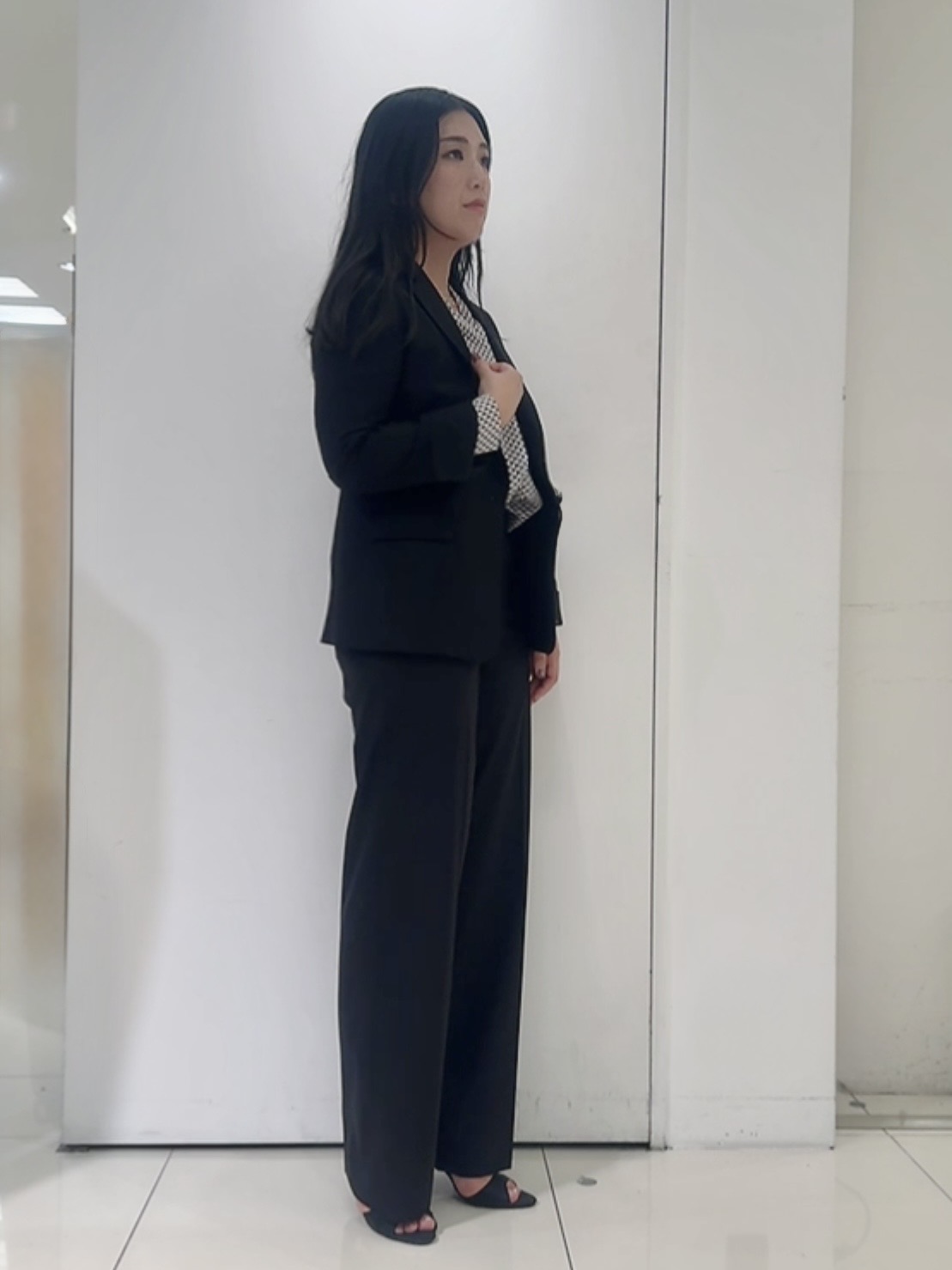 なかじさんの「UNTITLED｜【セットアップ可/秋羽織り/お仕事スーツ】ウールブレンドダブルジャケット」を使ったコーディネート